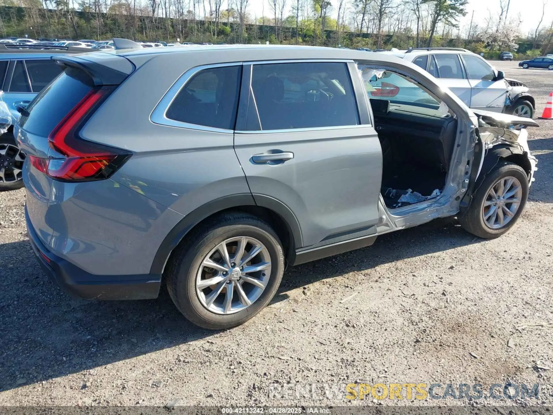 4 Photograph of a damaged car 2HKRS4H42PH431503 HONDA CR-V 2023