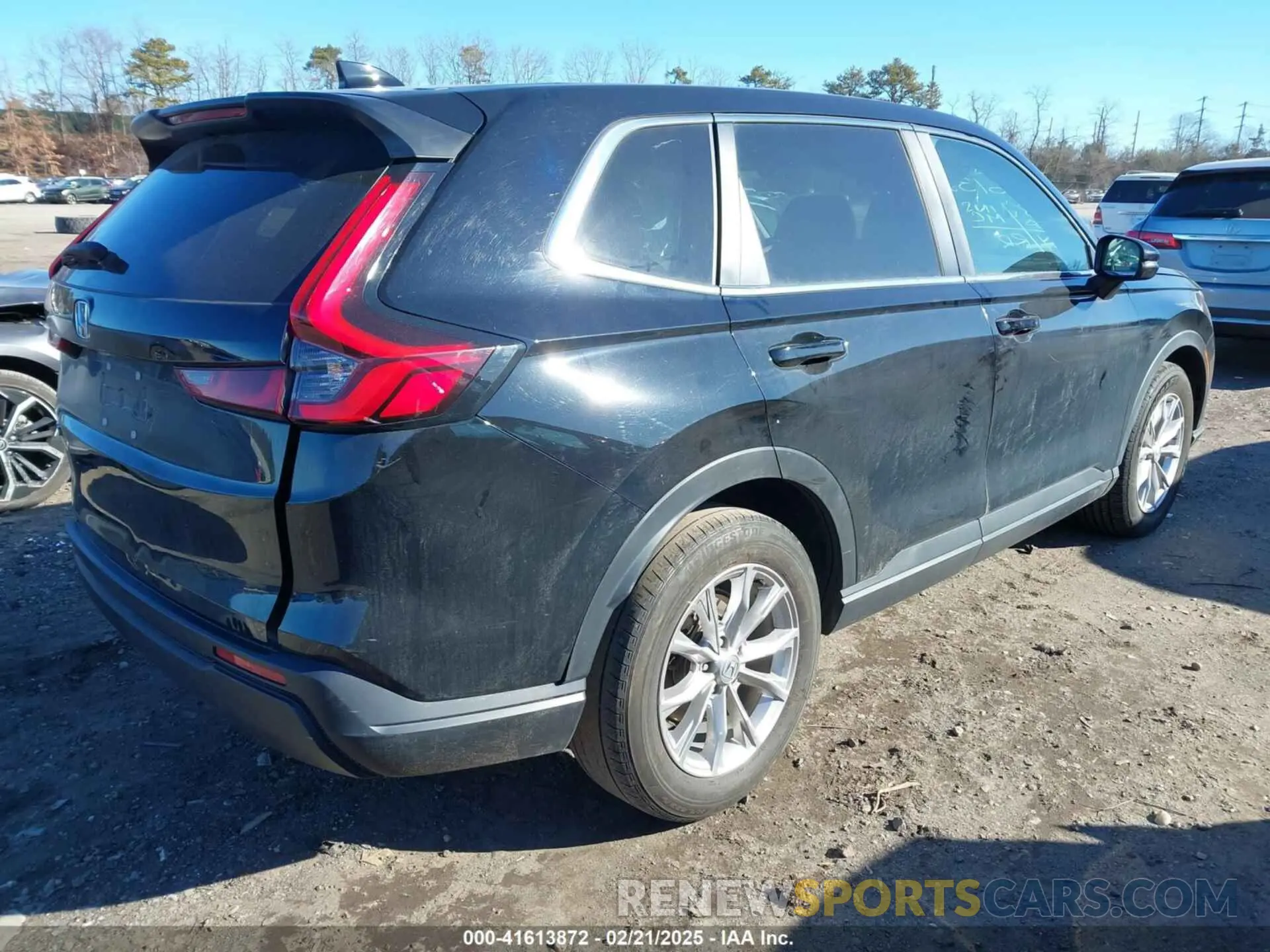 4 Photograph of a damaged car 2HKRS4H46PH406491 HONDA CR-V 2023