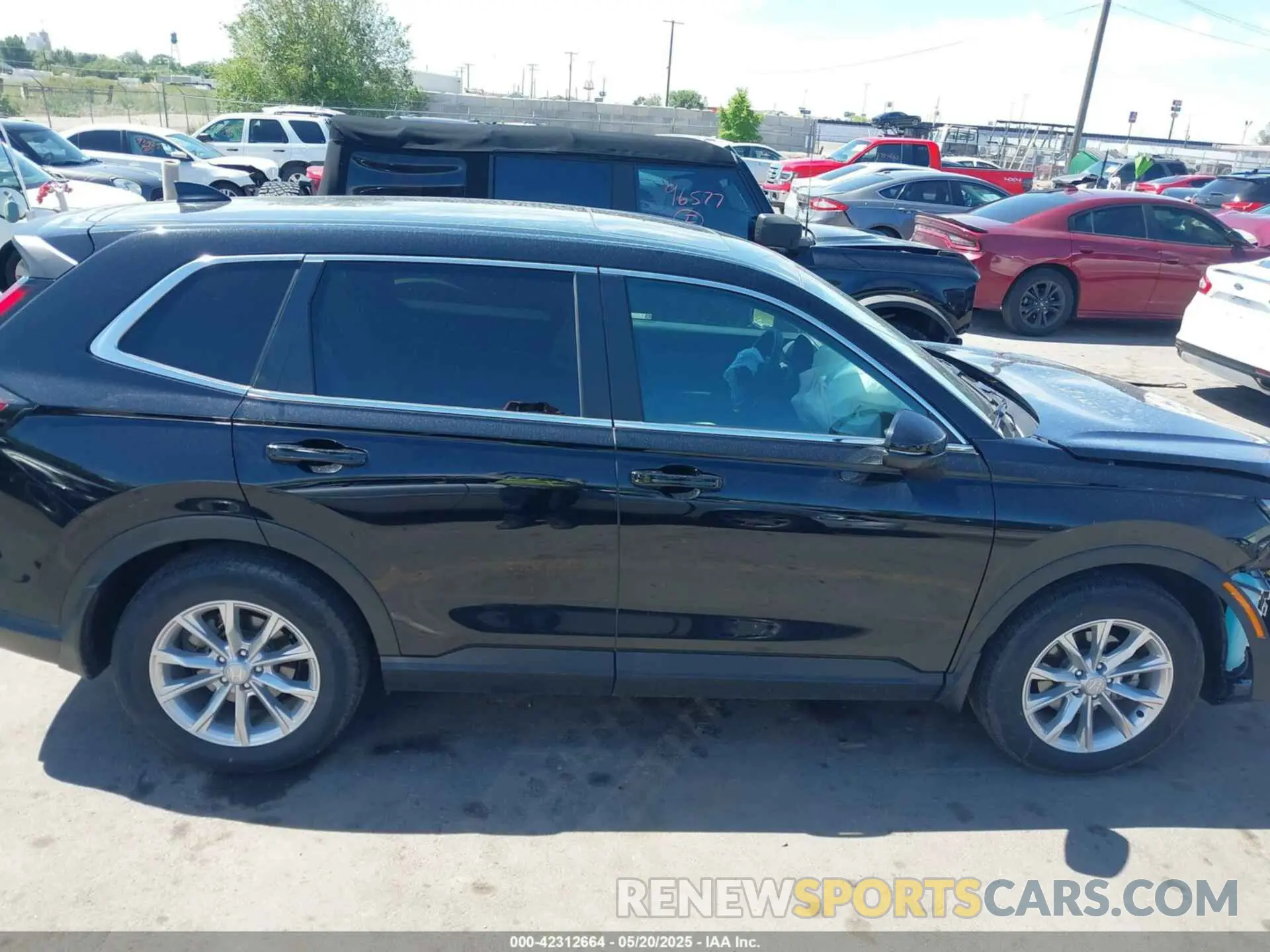 13 Photograph of a damaged car 2HKRS4H47PH432890 HONDA CR-V 2023