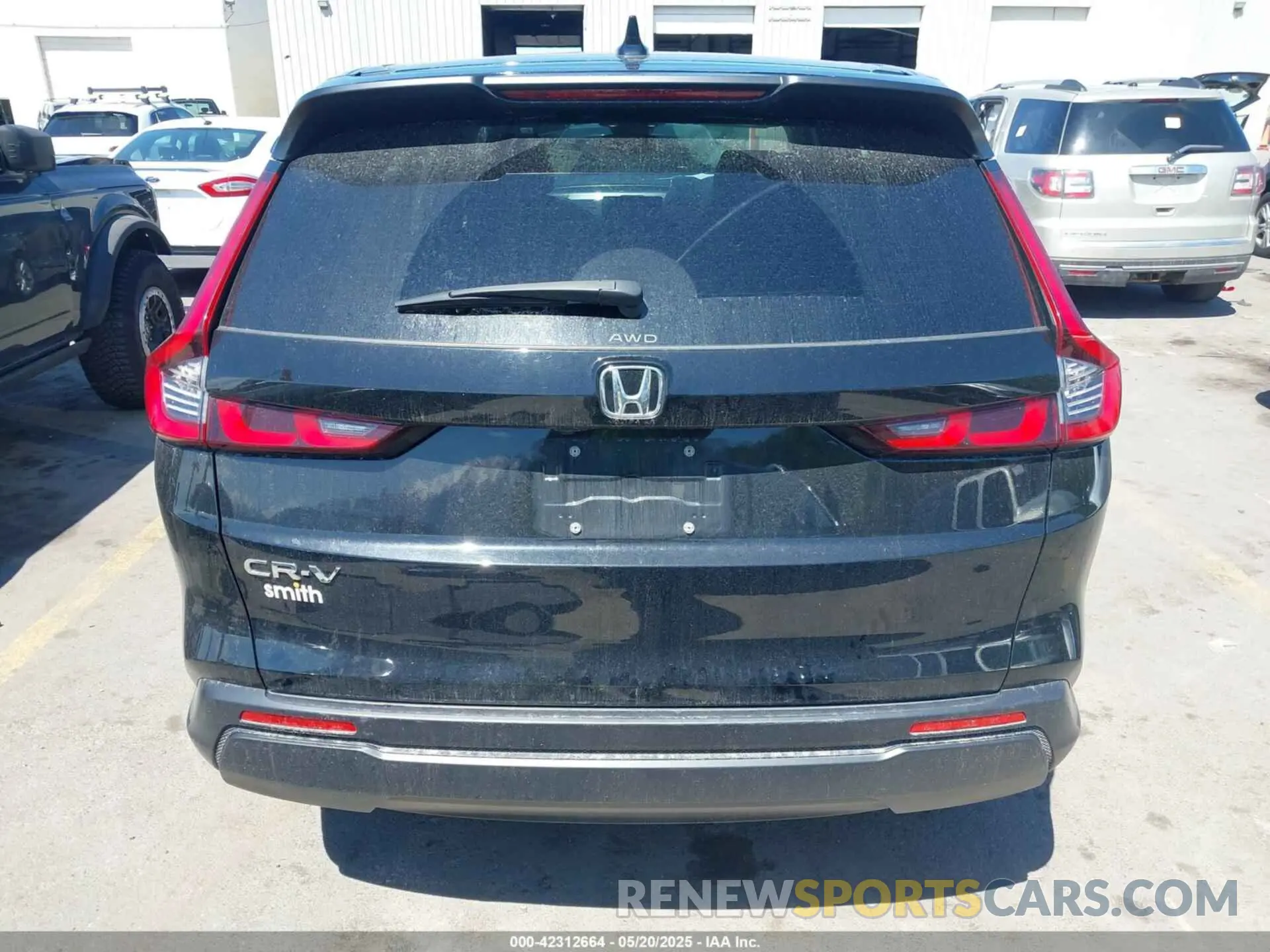 16 Photograph of a damaged car 2HKRS4H47PH432890 HONDA CR-V 2023