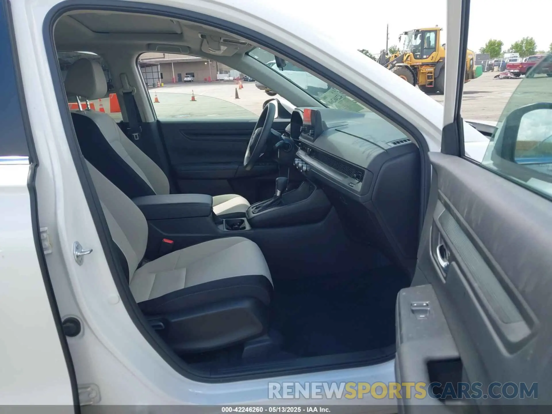 5 Photograph of a damaged car 2HKRS4H4XPH424542 HONDA CR-V 2023