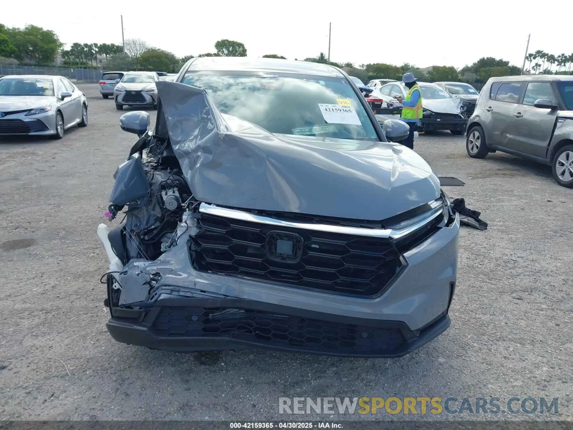 12 Photograph of a damaged car 2HKRS4H71PH408661 HONDA CR-V 2023