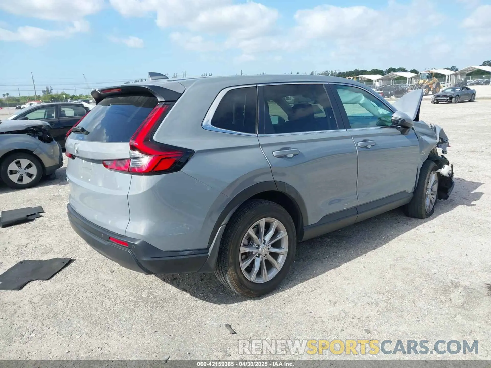 4 Photograph of a damaged car 2HKRS4H71PH408661 HONDA CR-V 2023