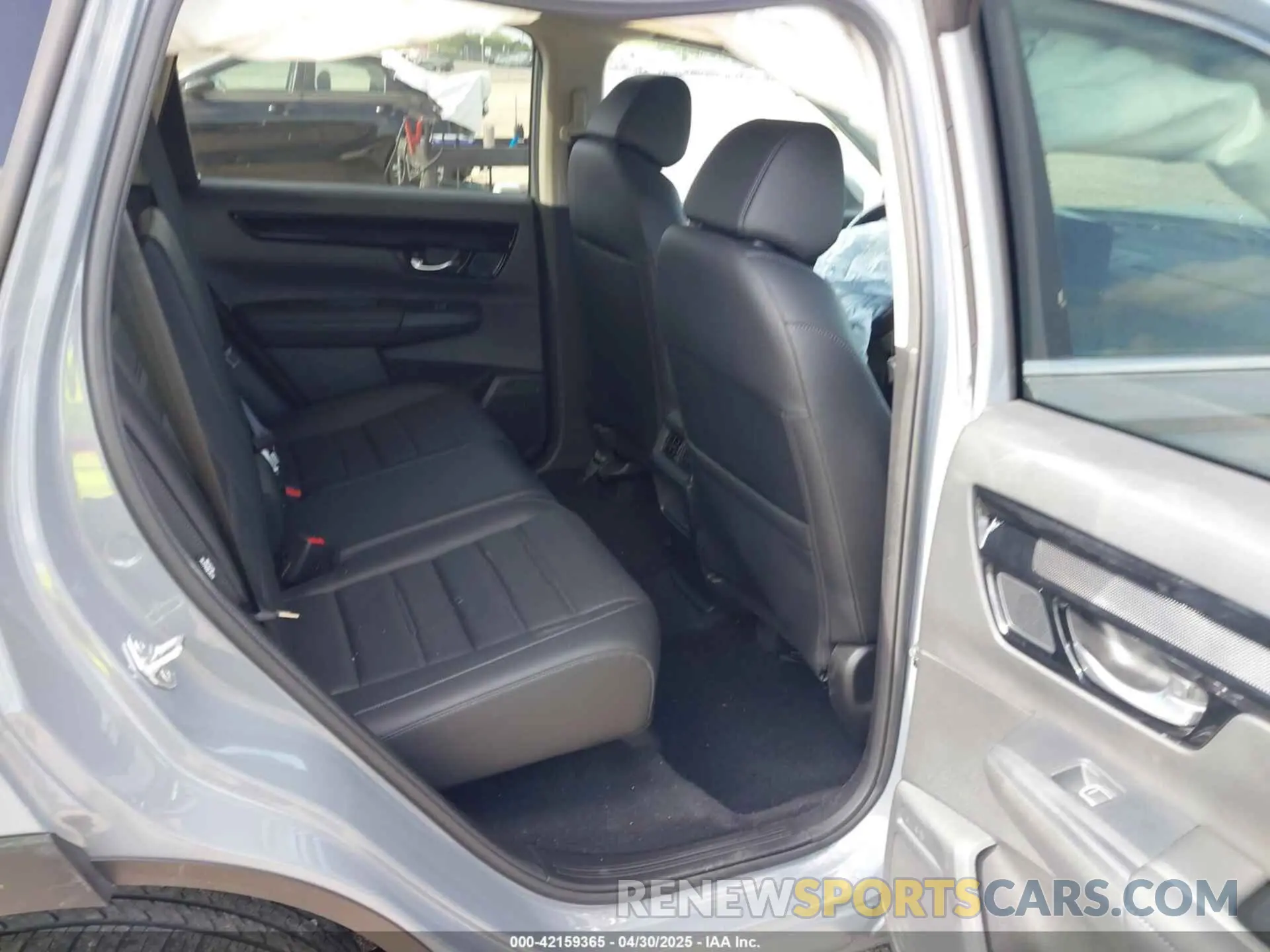 8 Photograph of a damaged car 2HKRS4H71PH408661 HONDA CR-V 2023