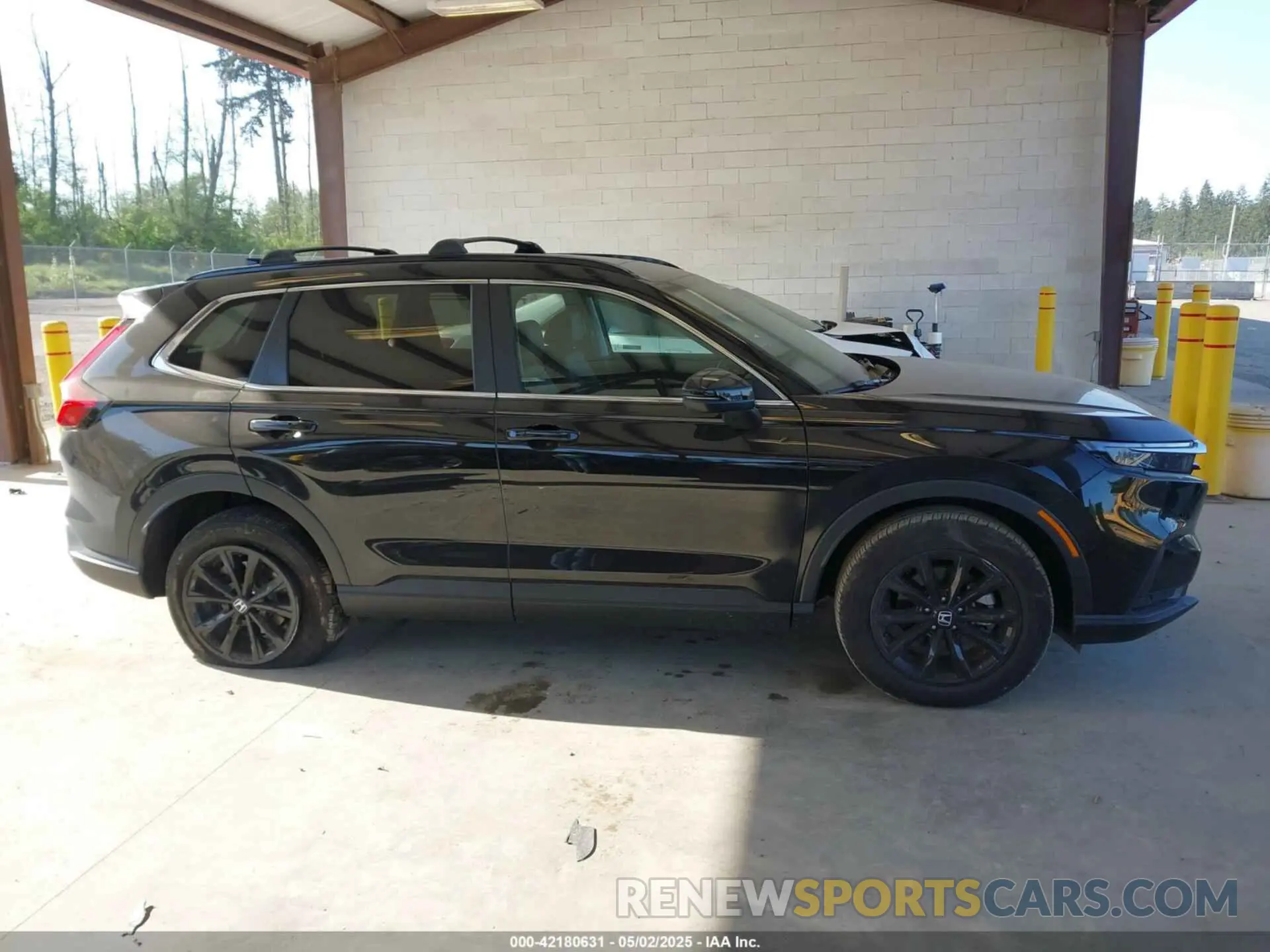 14 Photograph of a damaged car 2HKRS4H71PH416131 HONDA CR-V 2023