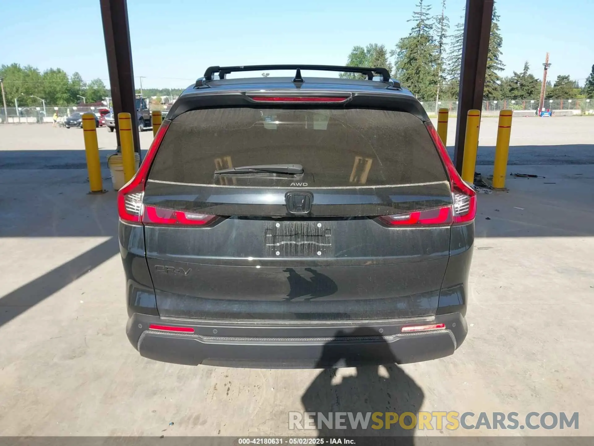 17 Photograph of a damaged car 2HKRS4H71PH416131 HONDA CR-V 2023