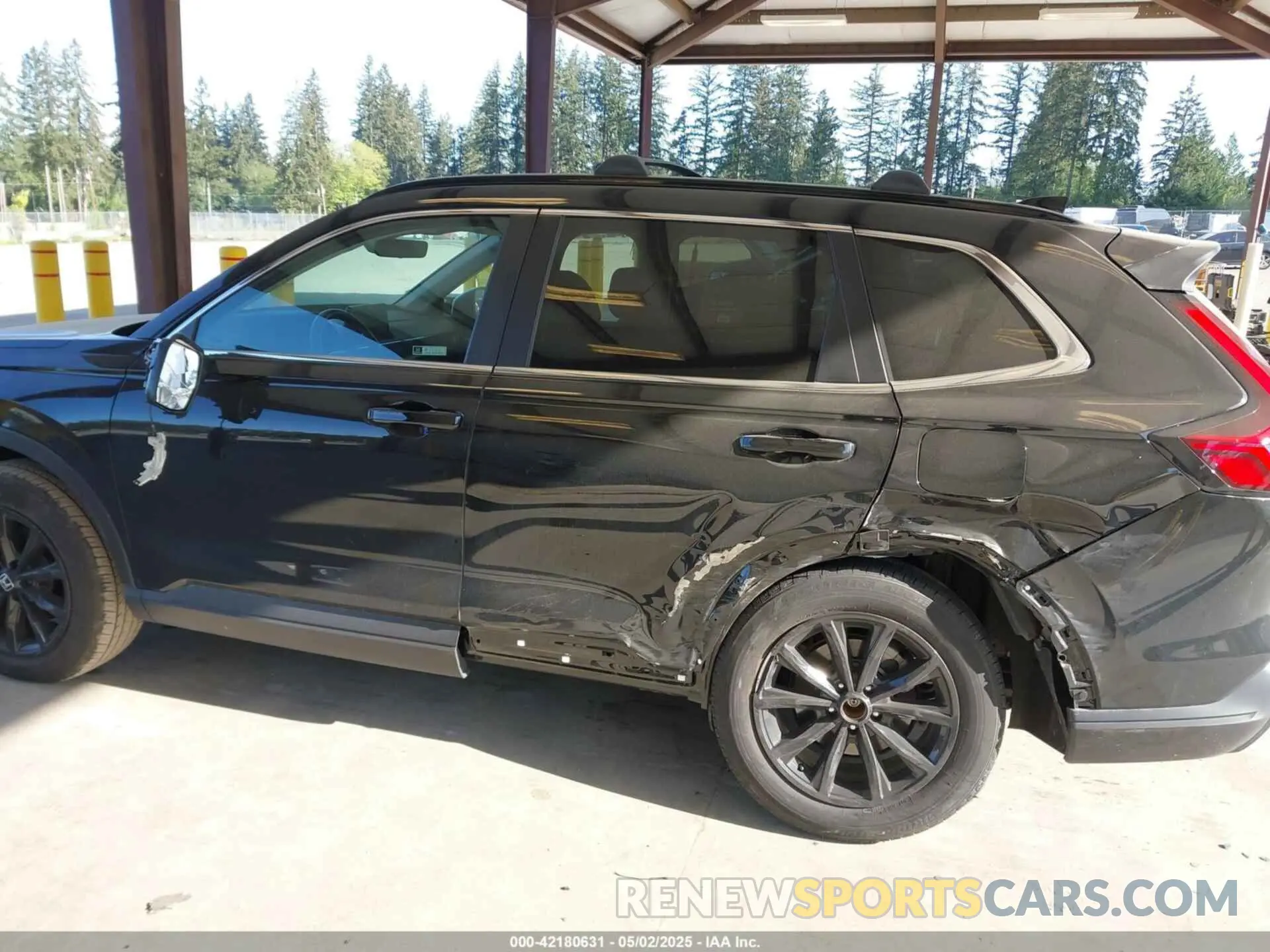 6 Photograph of a damaged car 2HKRS4H71PH416131 HONDA CR-V 2023