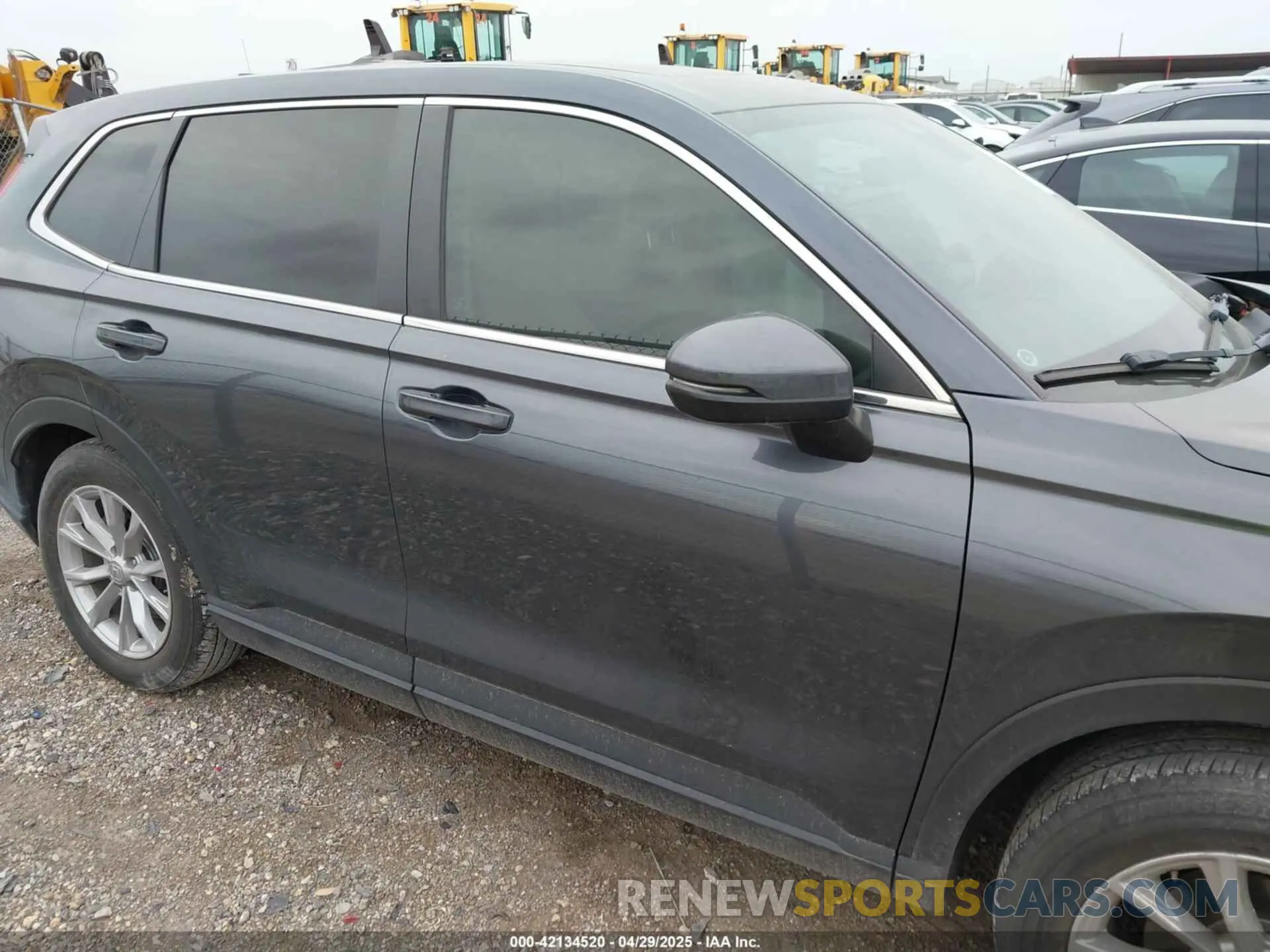 13 Photograph of a damaged car 2HKRS4H72PH439966 HONDA CR-V 2023