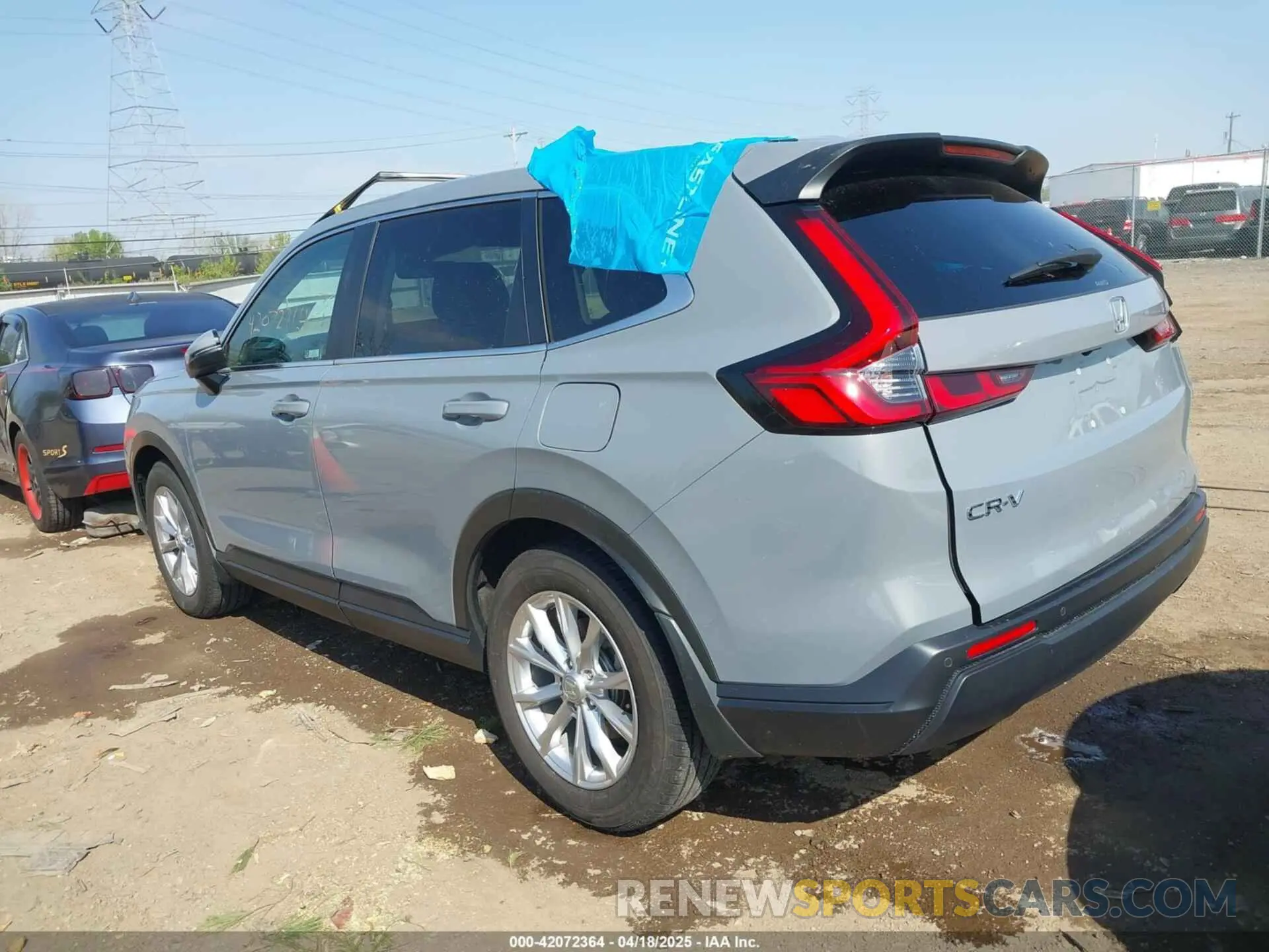 3 Photograph of a damaged car 2HKRS4H79PH431282 HONDA CR-V 2023