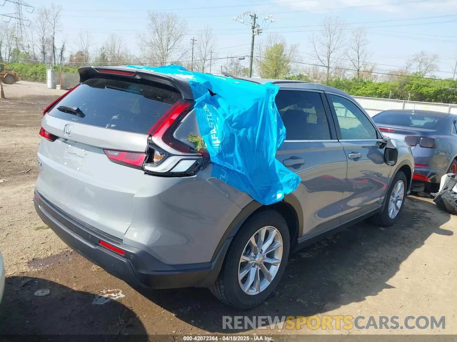 4 Photograph of a damaged car 2HKRS4H79PH431282 HONDA CR-V 2023