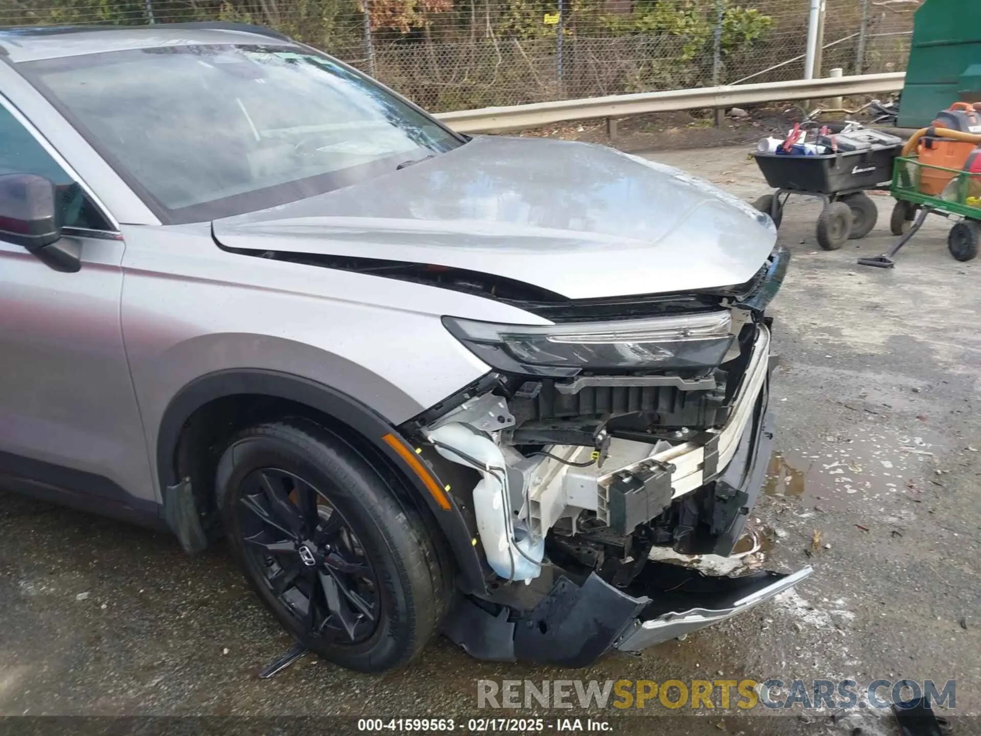 18 Photograph of a damaged car 2HKRS5H54PH706805 HONDA CR-V 2023