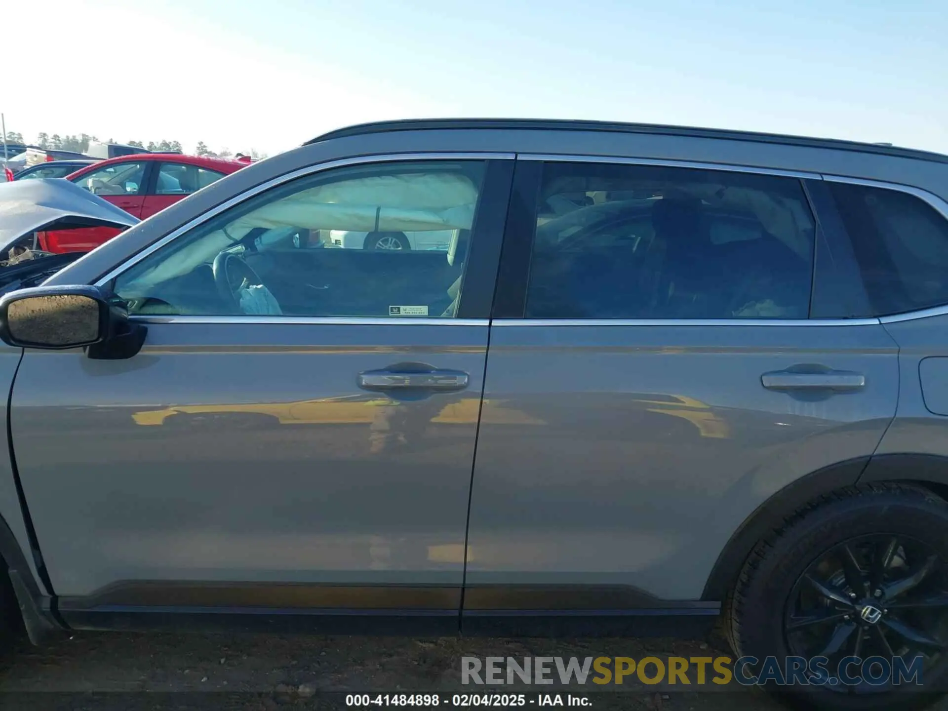 14 Photograph of a damaged car 2HKRS5H56PH709561 HONDA CR-V 2023