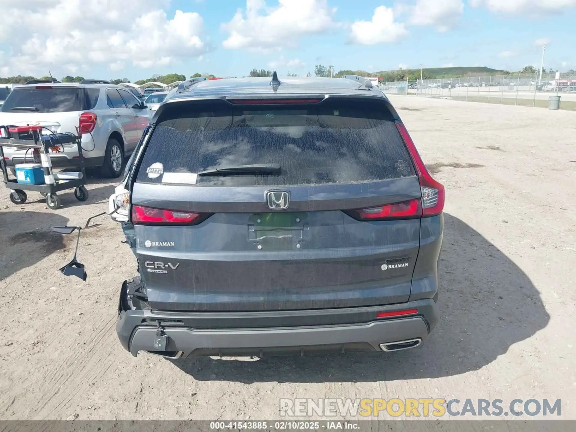 15 Photograph of a damaged car 2HKRS5H59PH701843 HONDA CR-V 2023