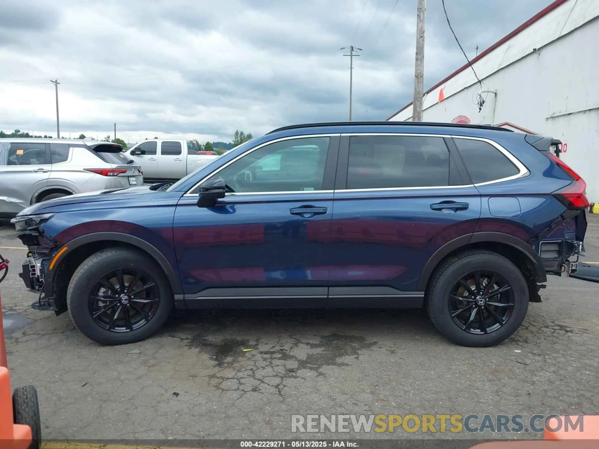 15 Photograph of a damaged car 2HKRS6H50PH813520 HONDA CR-V 2023