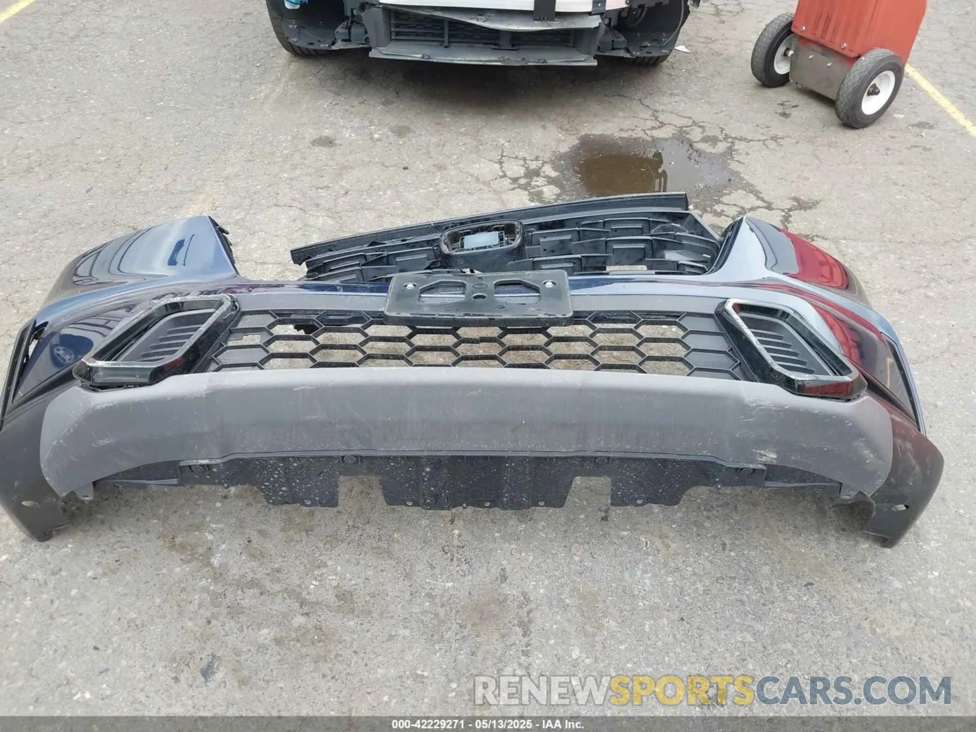18 Photograph of a damaged car 2HKRS6H50PH813520 HONDA CR-V 2023