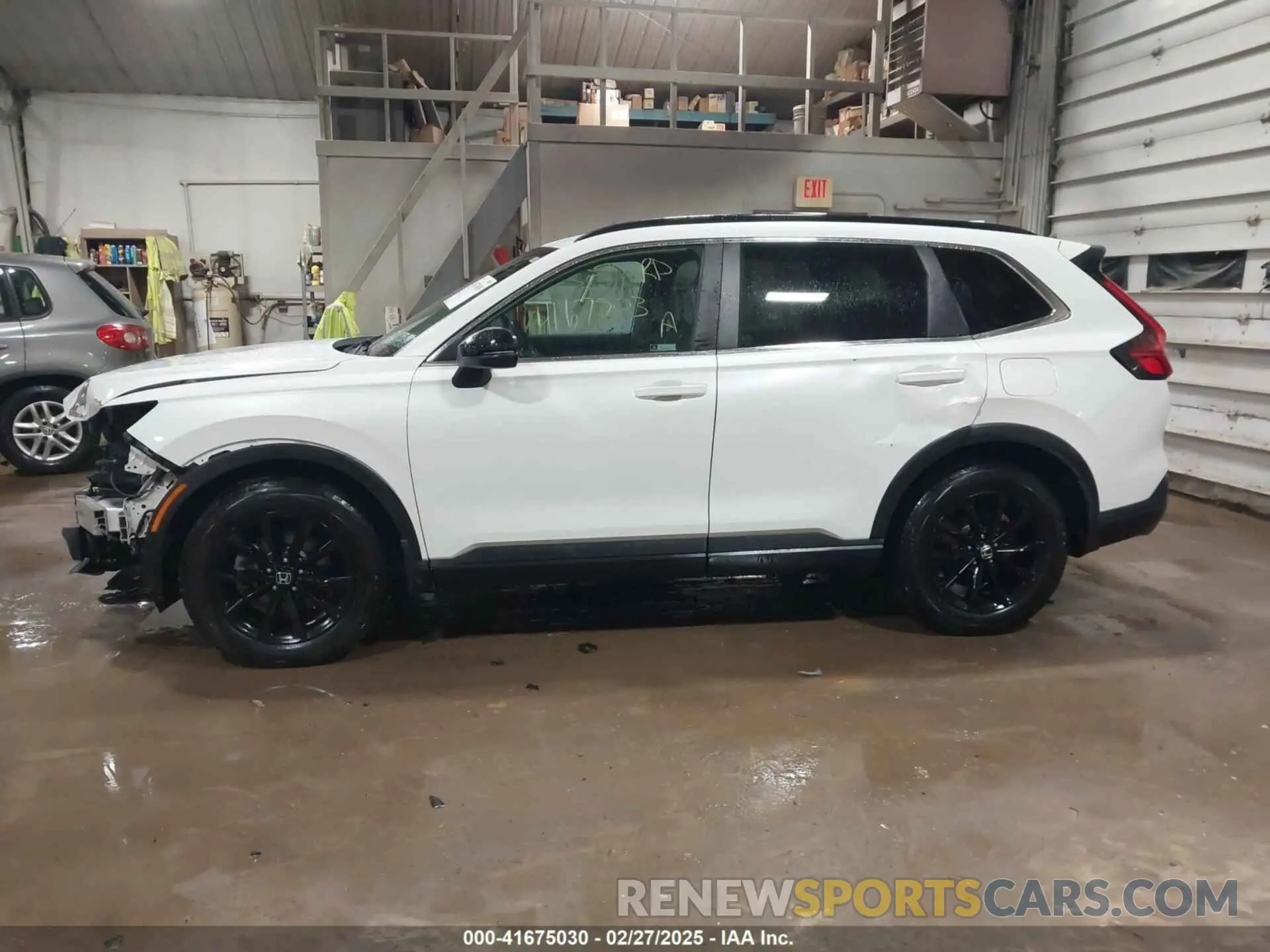 14 Photograph of a damaged car 2HKRS6H5XPH813797 HONDA CR-V 2023