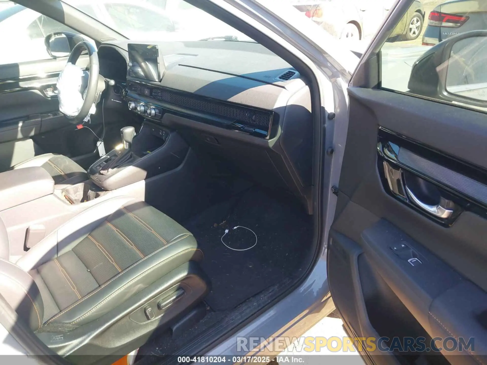 5 Photograph of a damaged car 2HKRS6H96PH811113 HONDA CR-V 2023
