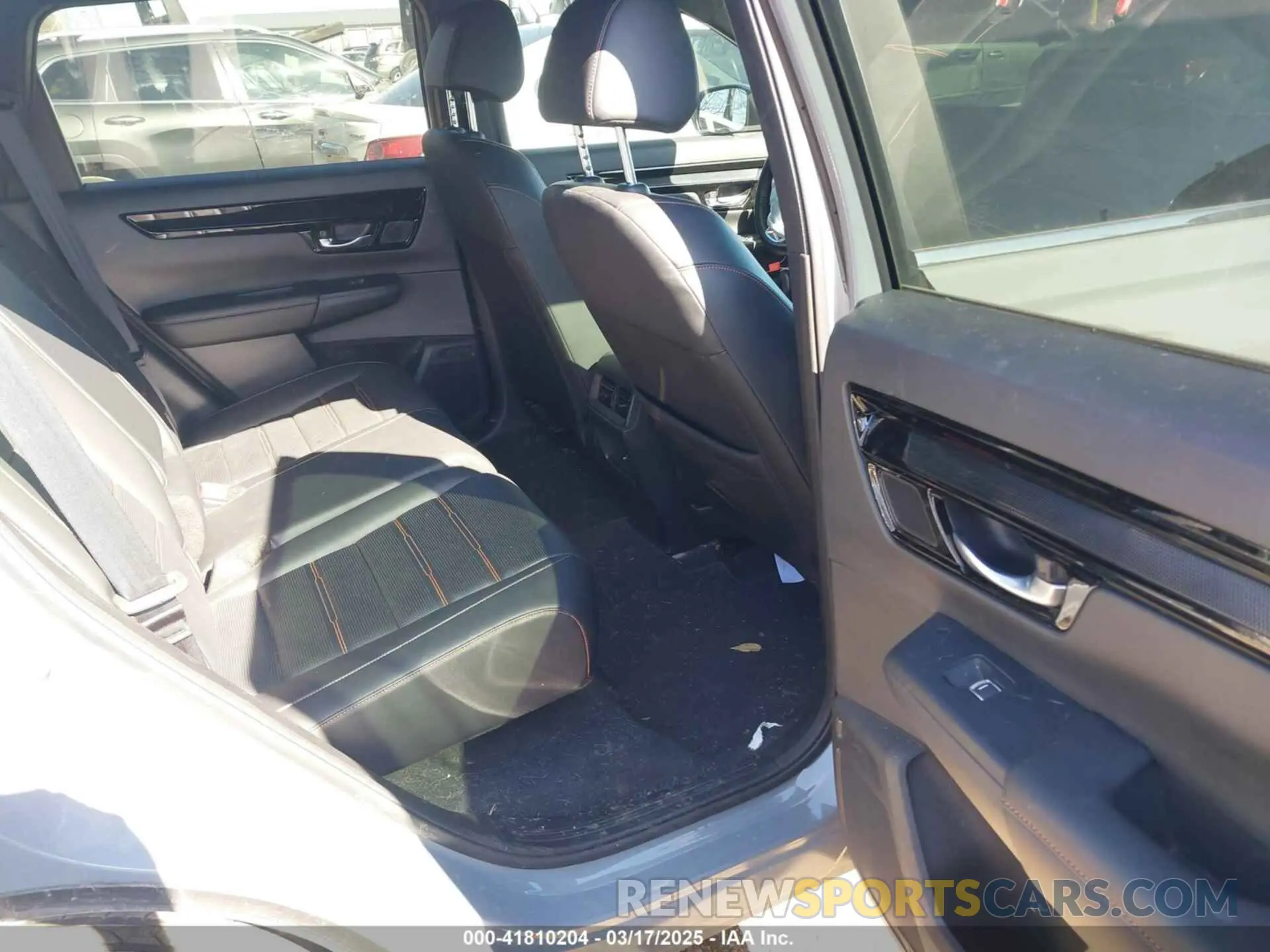 8 Photograph of a damaged car 2HKRS6H96PH811113 HONDA CR-V 2023