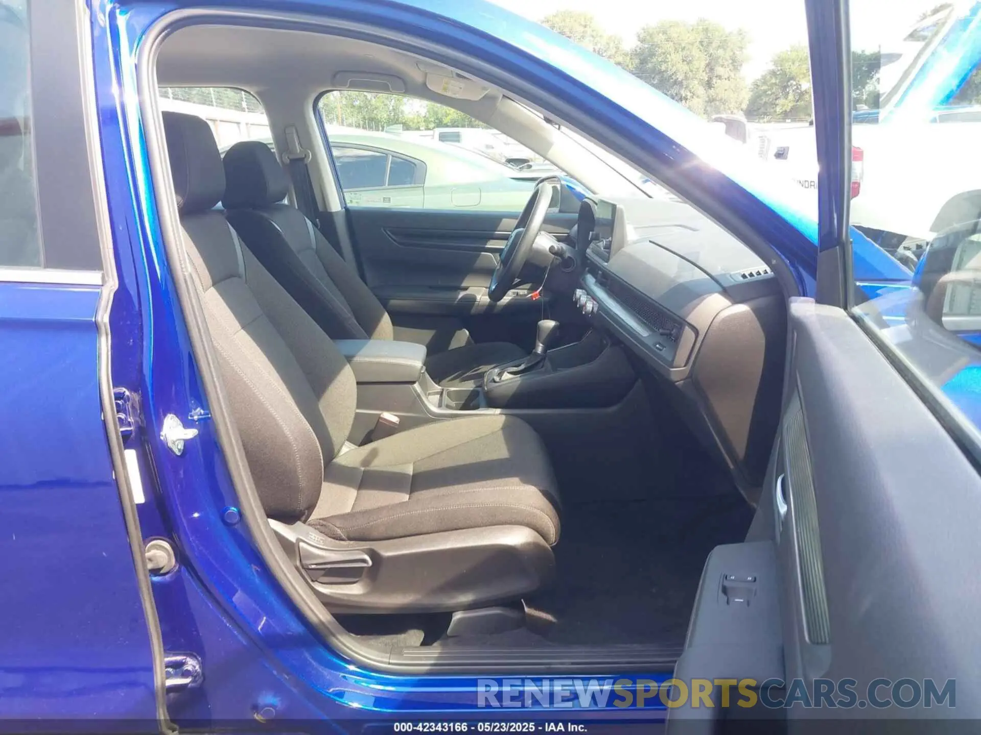 5 Photograph of a damaged car 5J6RS3H29PL002244 HONDA CR-V 2023