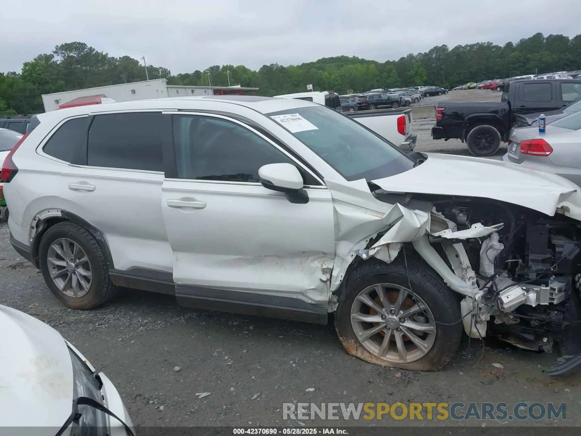 13 Photograph of a damaged car 5J6RS3H70PL008056 HONDA CR-V 2023