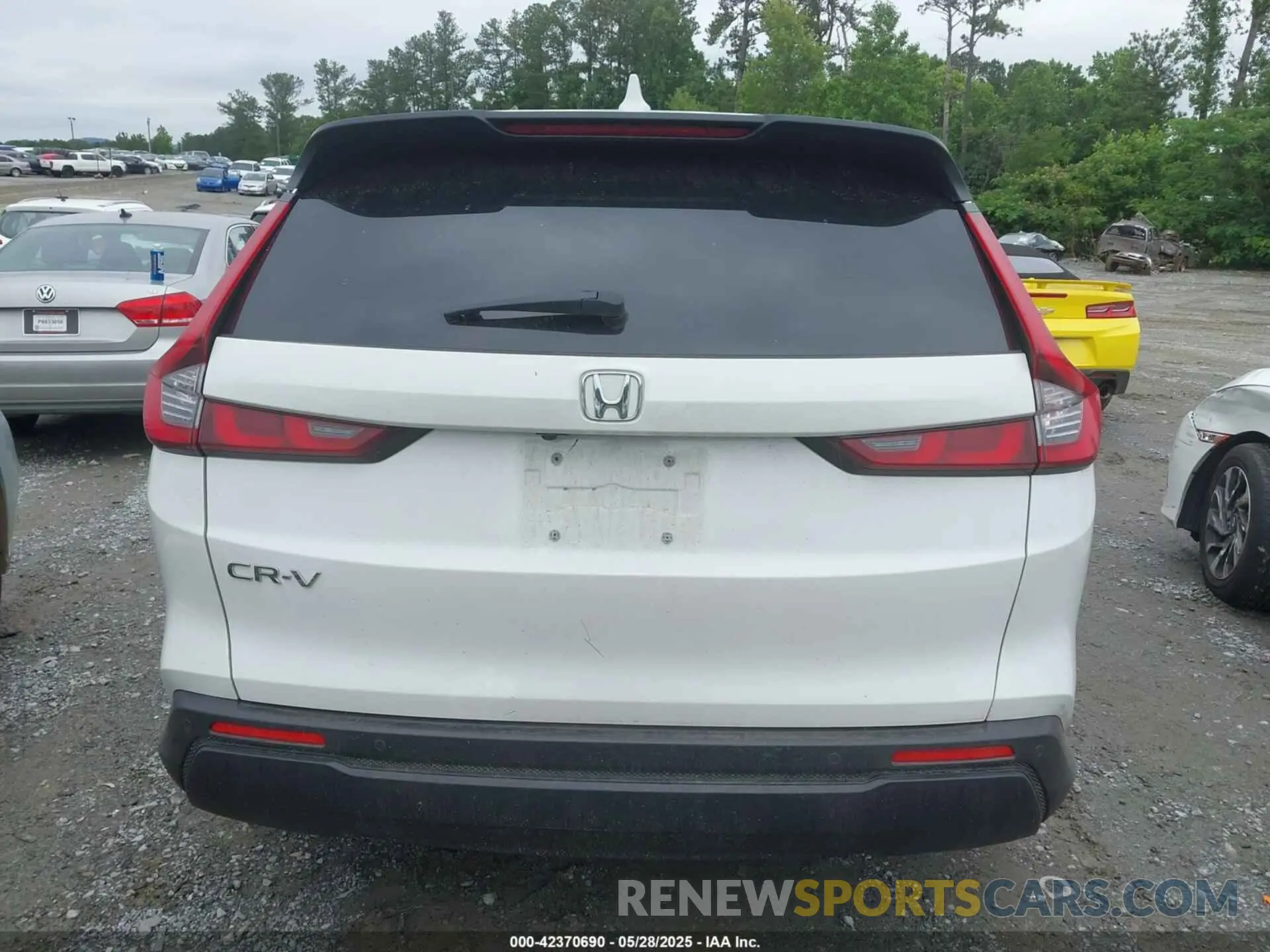 16 Photograph of a damaged car 5J6RS3H70PL008056 HONDA CR-V 2023