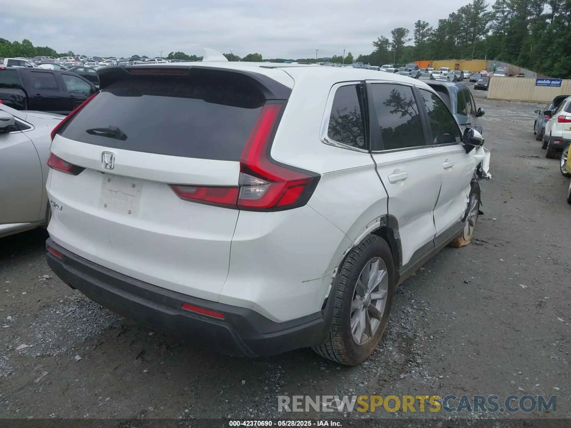 4 Photograph of a damaged car 5J6RS3H70PL008056 HONDA CR-V 2023