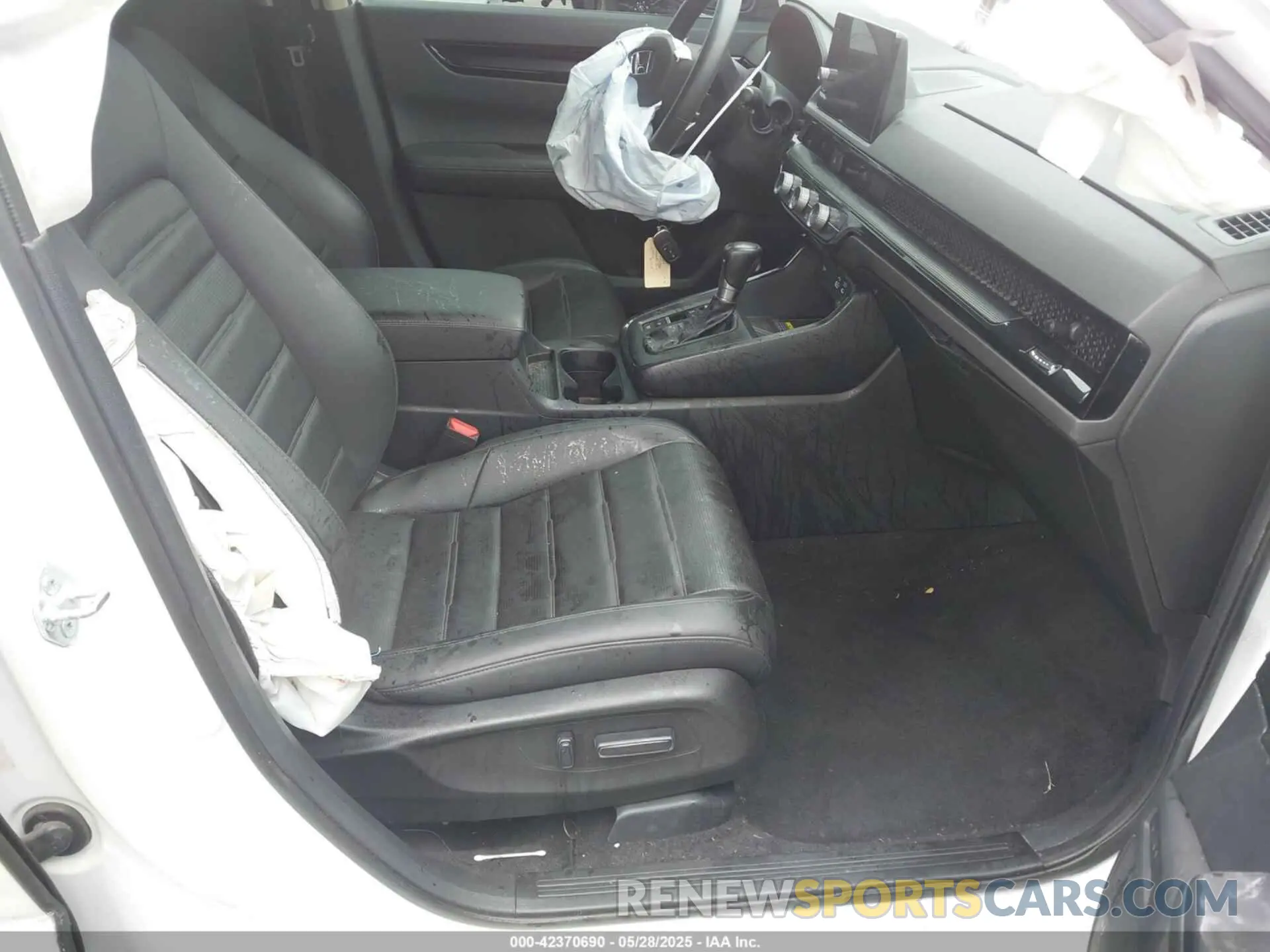 5 Photograph of a damaged car 5J6RS3H70PL008056 HONDA CR-V 2023