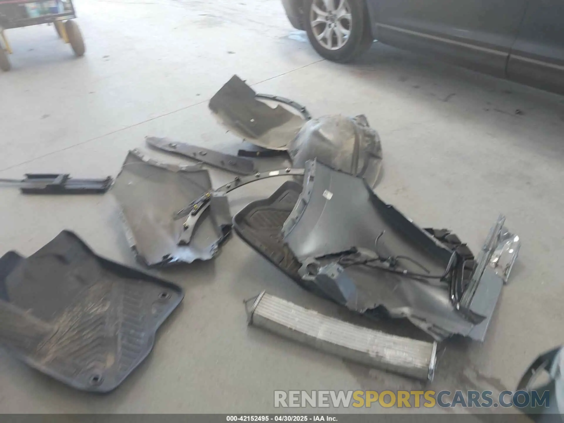 12 Photograph of a damaged car 5J6RS3H73PL003000 HONDA CR-V 2023