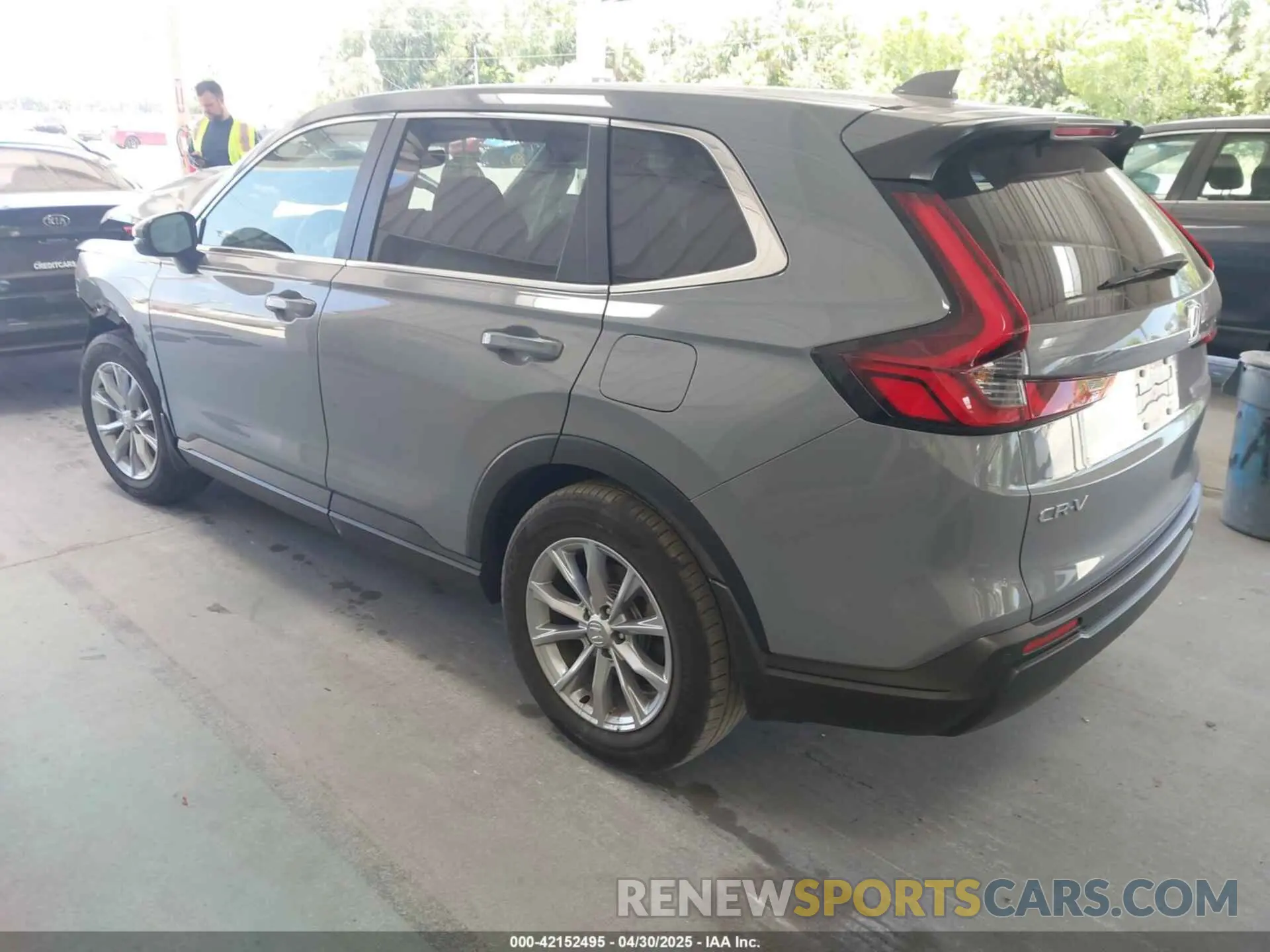 3 Photograph of a damaged car 5J6RS3H73PL003000 HONDA CR-V 2023
