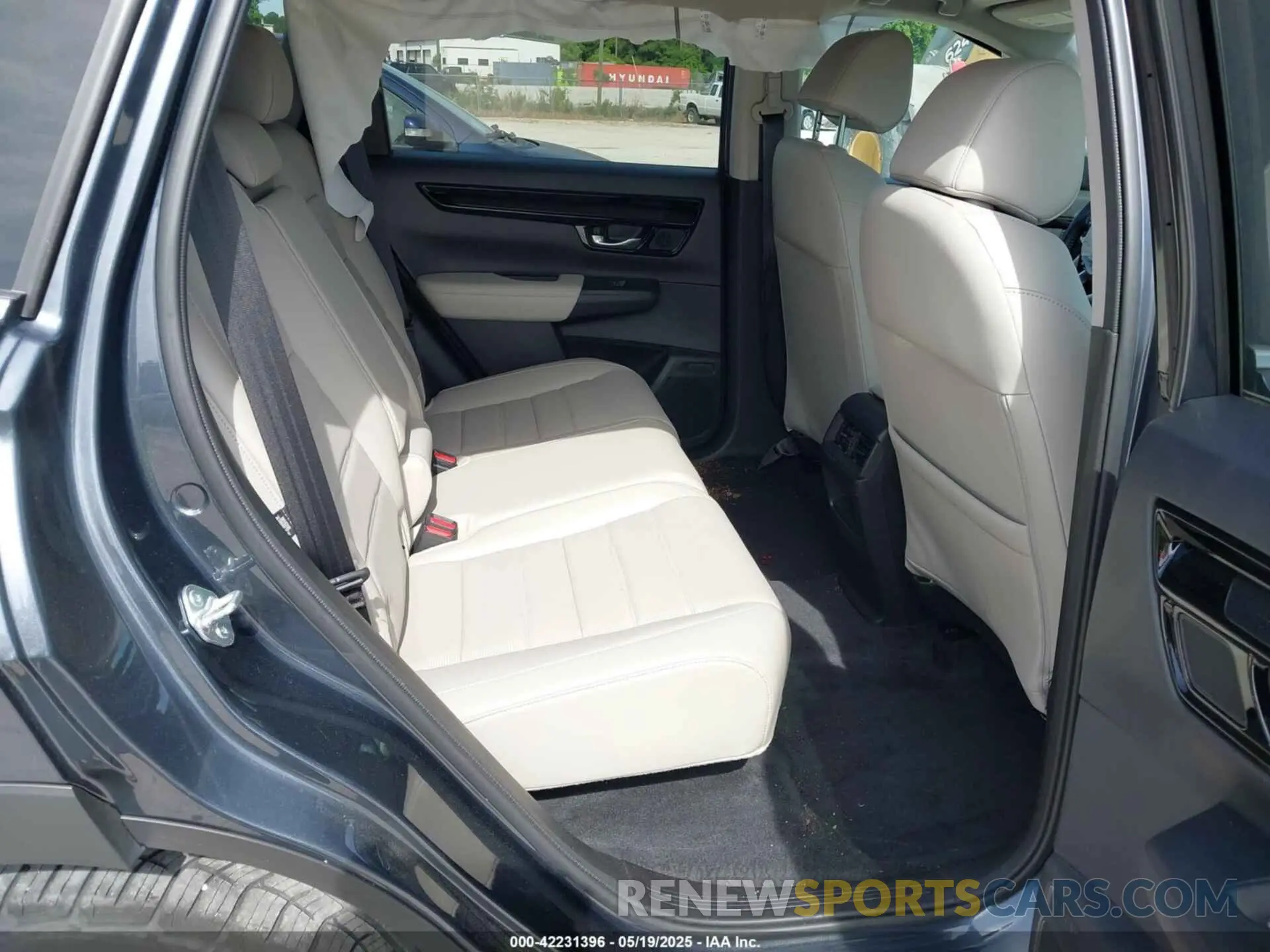 8 Photograph of a damaged car 5J6RS3H75PL000938 HONDA CR-V 2023