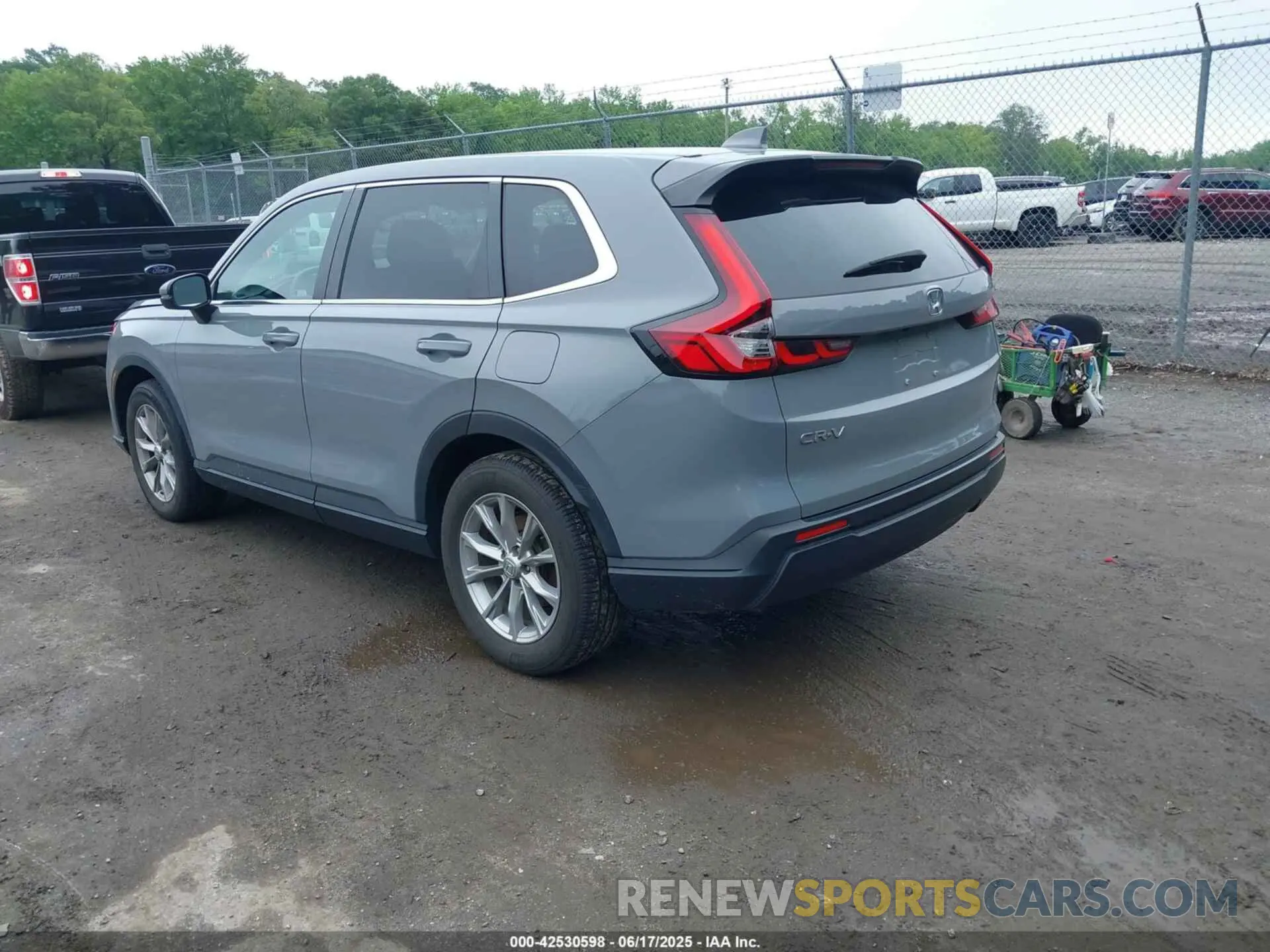 3 Photograph of a damaged car 5J6RS4H47PL003173 HONDA CR-V 2023