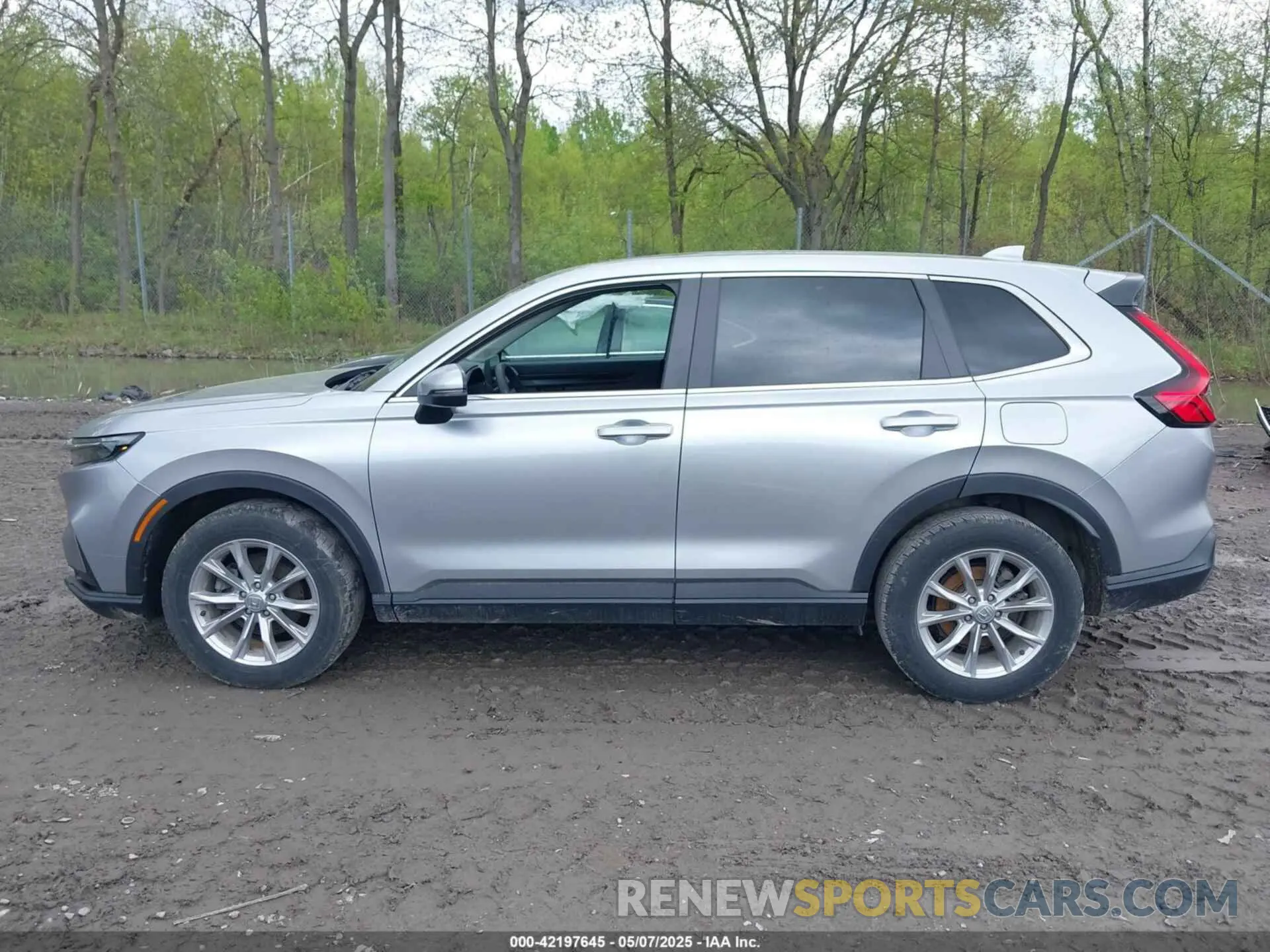 14 Photograph of a damaged car 5J6RS4H48PL000346 HONDA CR-V 2023
