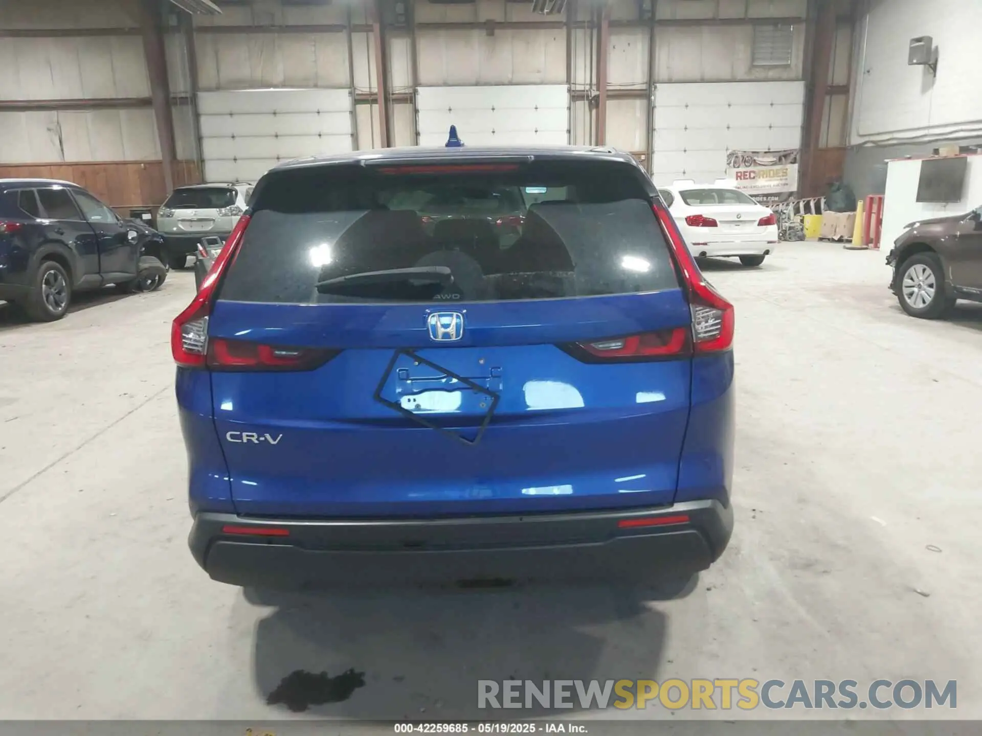 17 Photograph of a damaged car 5J6RS4H74PL008664 HONDA CR-V 2023