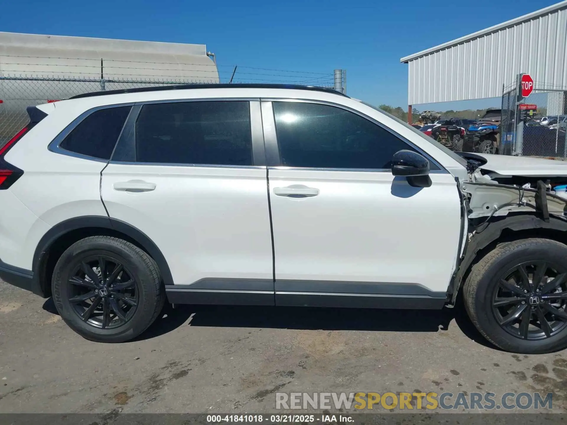 14 Photograph of a damaged car 5J6RS5H58PL000121 HONDA CR-V 2023