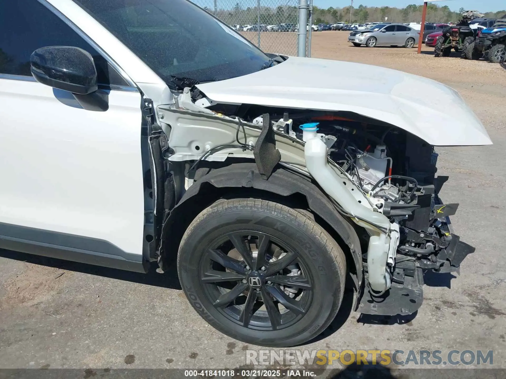 19 Photograph of a damaged car 5J6RS5H58PL000121 HONDA CR-V 2023