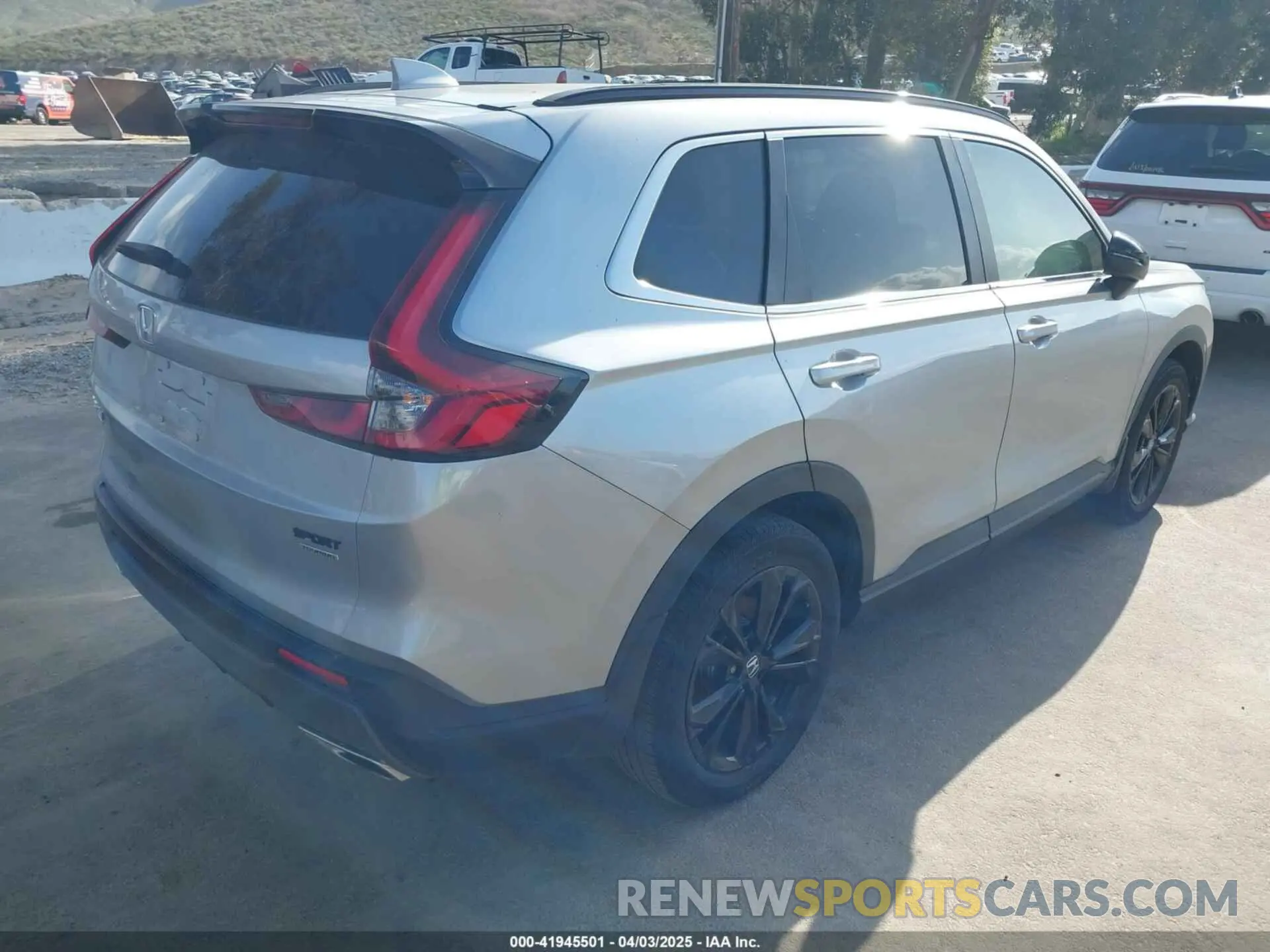4 Photograph of a damaged car 5J6RS6H91PL013270 HONDA CR-V 2023