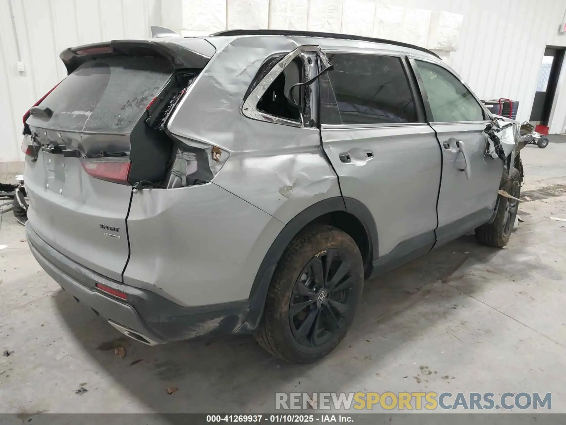 4 Photograph of a damaged car 5J6RS6H96PL013684 HONDA CR-V 2023