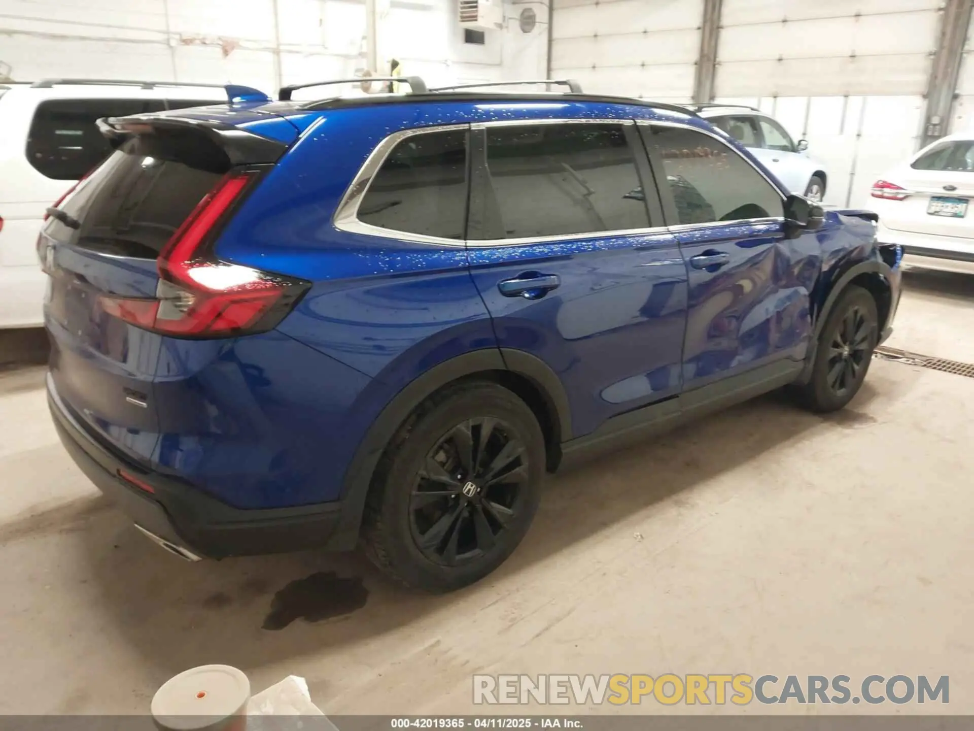 4 Photograph of a damaged car 5J6RS6H97PL009255 HONDA CR-V 2023