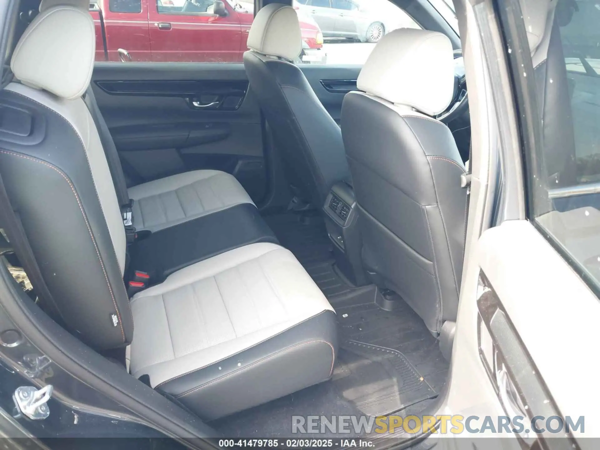 8 Photograph of a damaged car 5J6RS6H9XPL006818 HONDA CR-V 2023