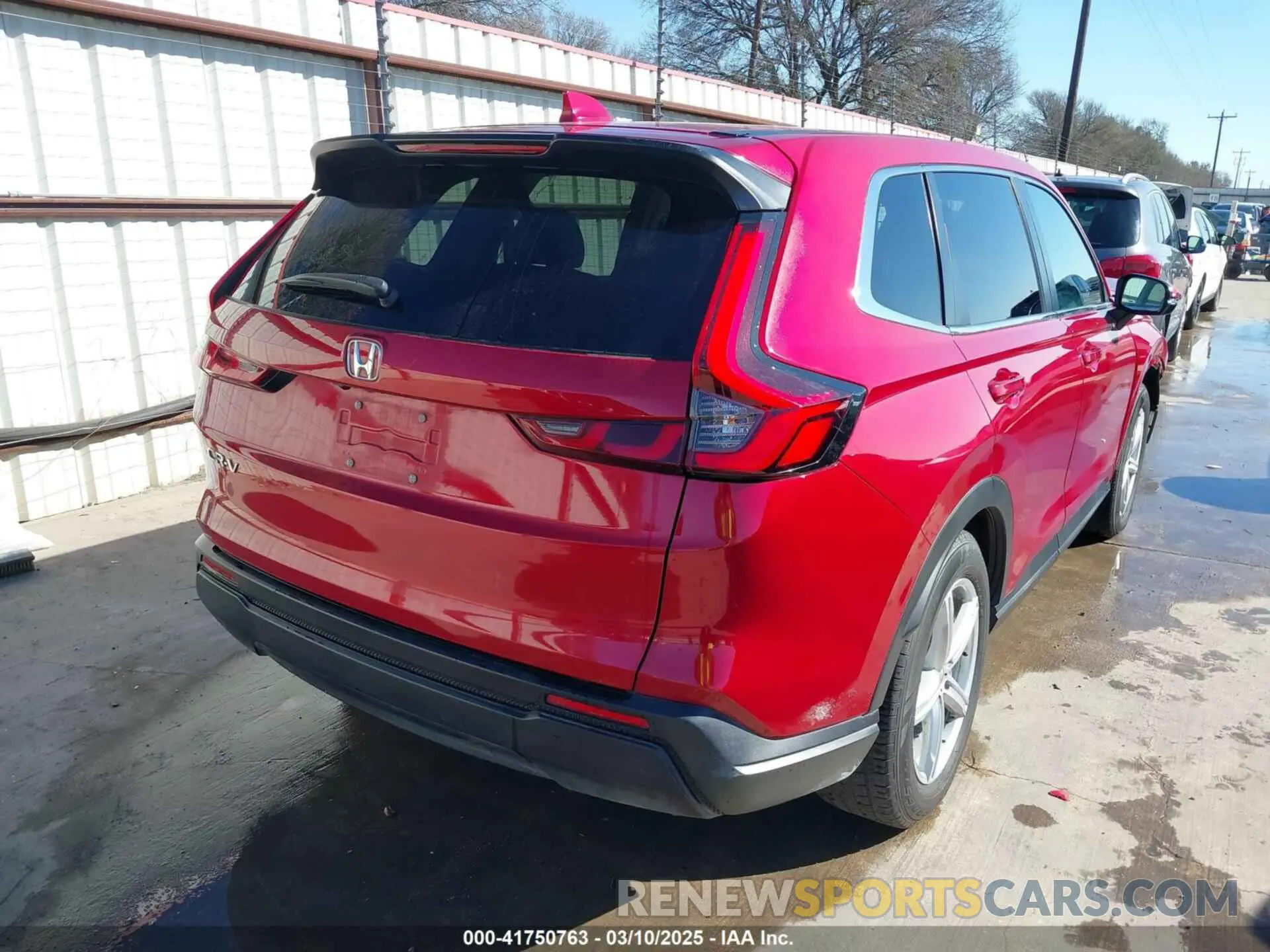 4 Photograph of a damaged car 7FARS3H42PE005307 HONDA CR-V 2023