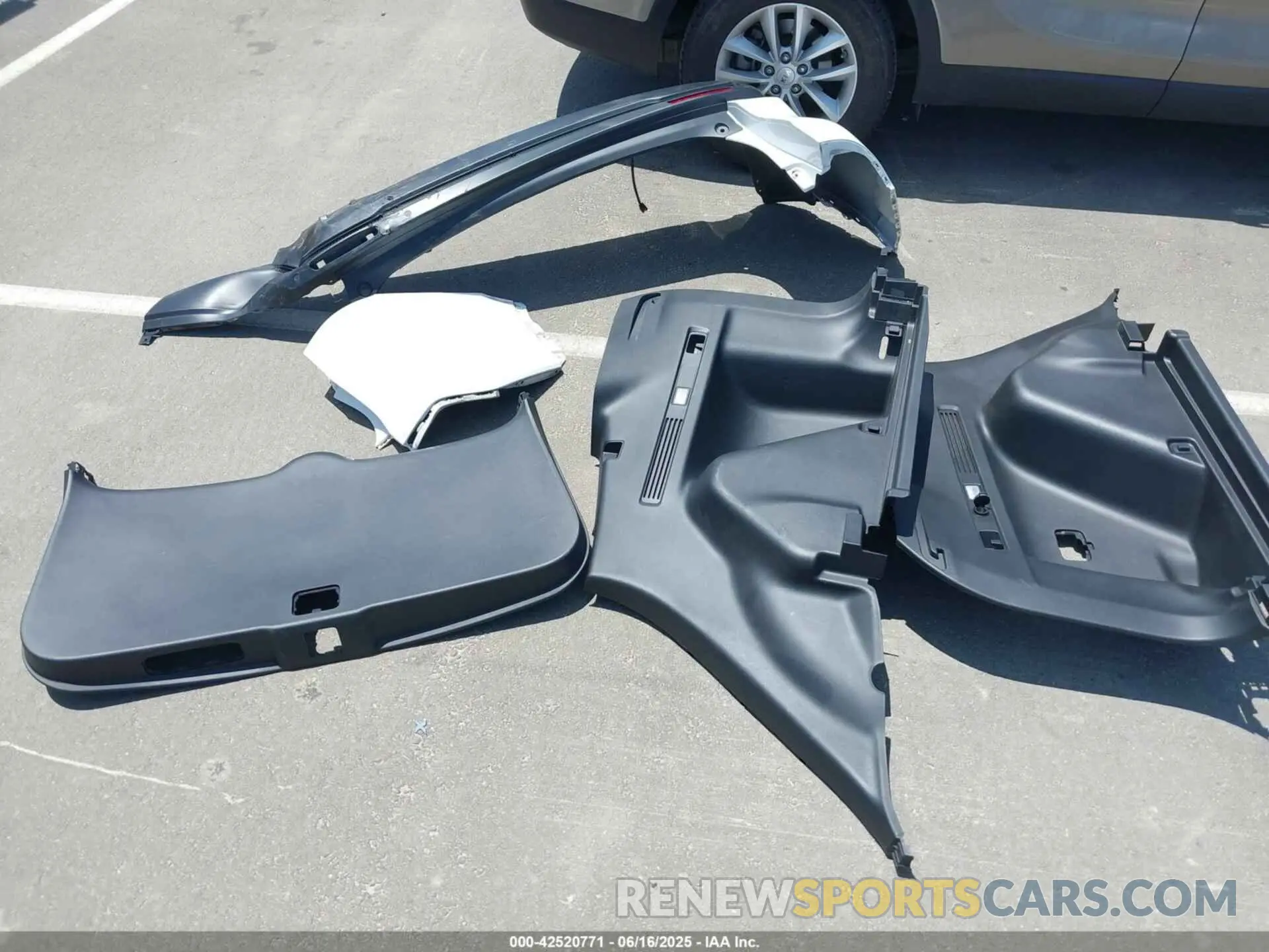 12 Photograph of a damaged car 7FARS3H70PE001363 HONDA CR-V 2023