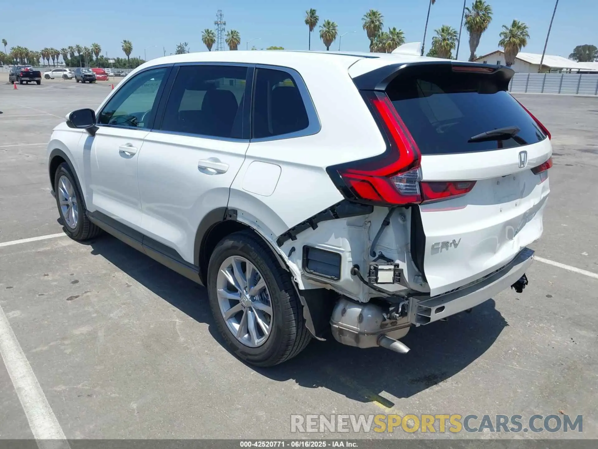 3 Photograph of a damaged car 7FARS3H70PE001363 HONDA CR-V 2023