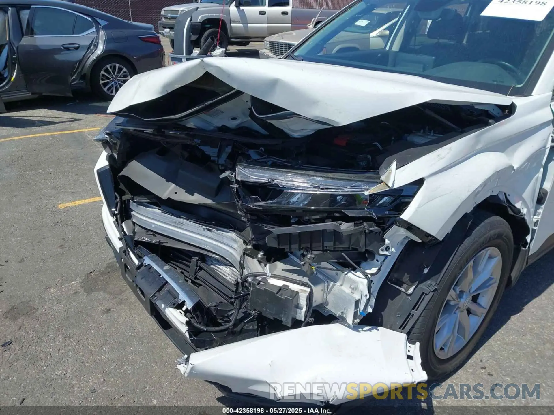 6 Photograph of a damaged car 7FARS3H70PE002481 HONDA CR-V 2023