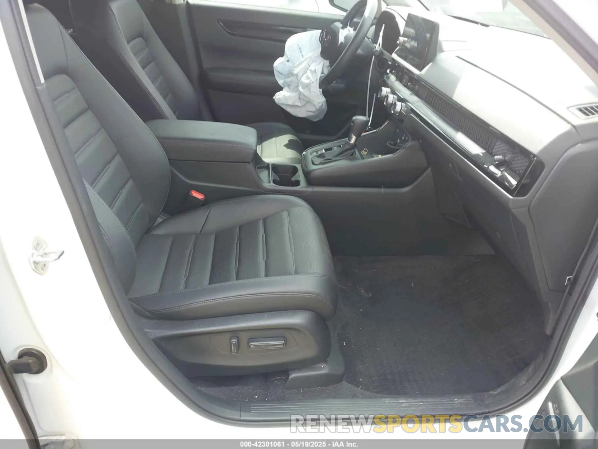 5 Photograph of a damaged car 7FARS3H70PE005008 HONDA CR-V 2023