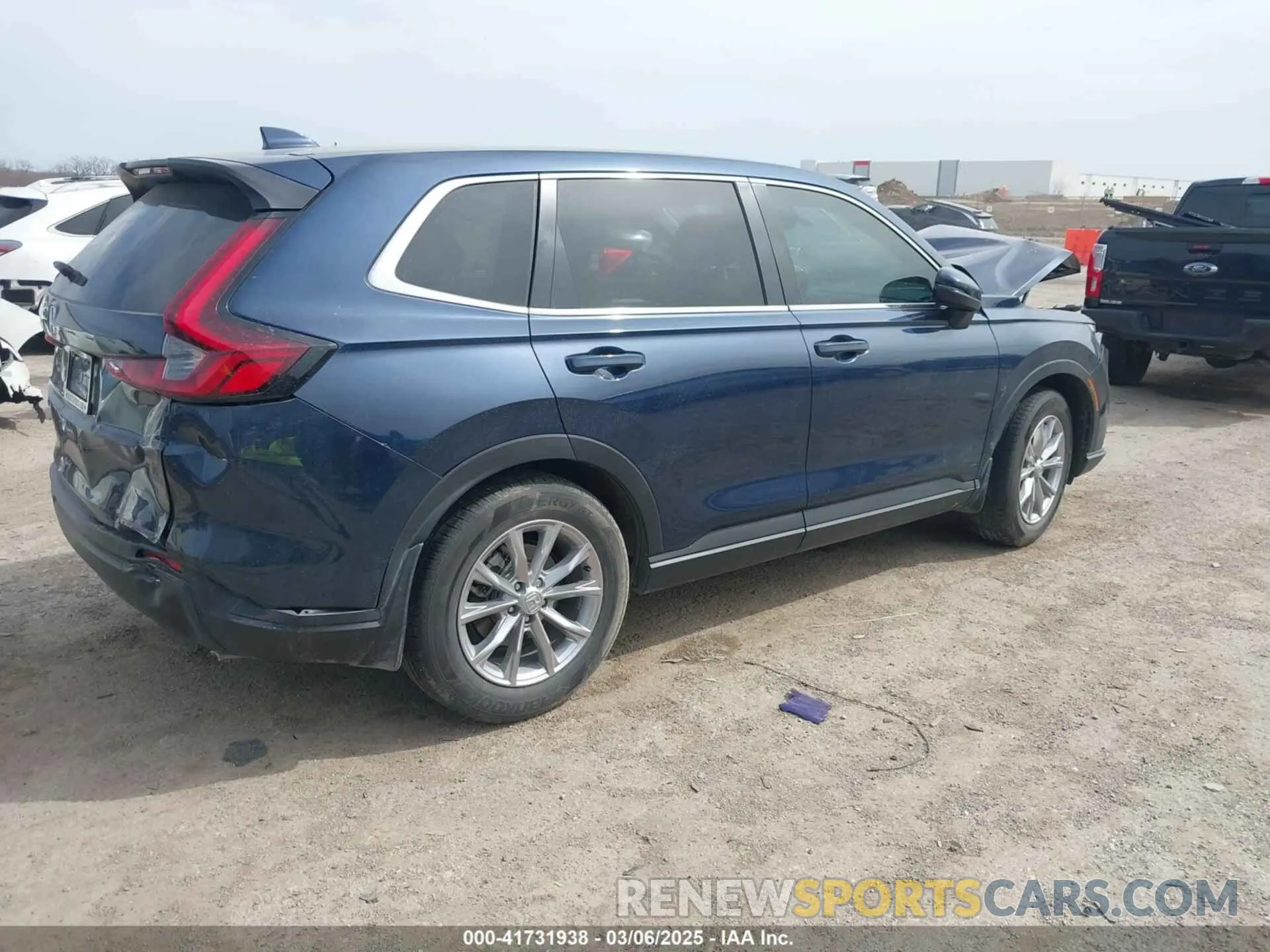 4 Photograph of a damaged car 7FARS3H71PE004093 HONDA CR-V 2023