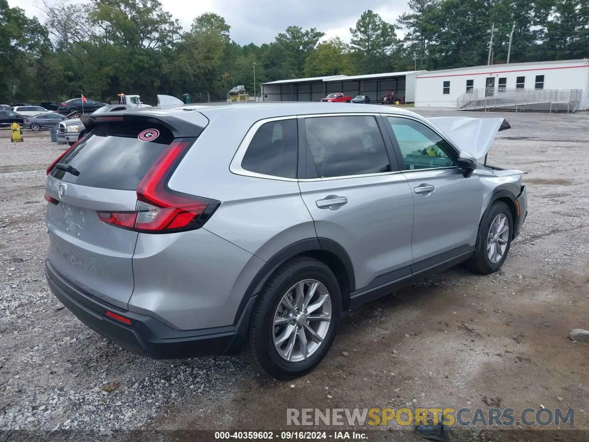 4 Photograph of a damaged car 7FARS3H75PE010916 HONDA CR-V 2023