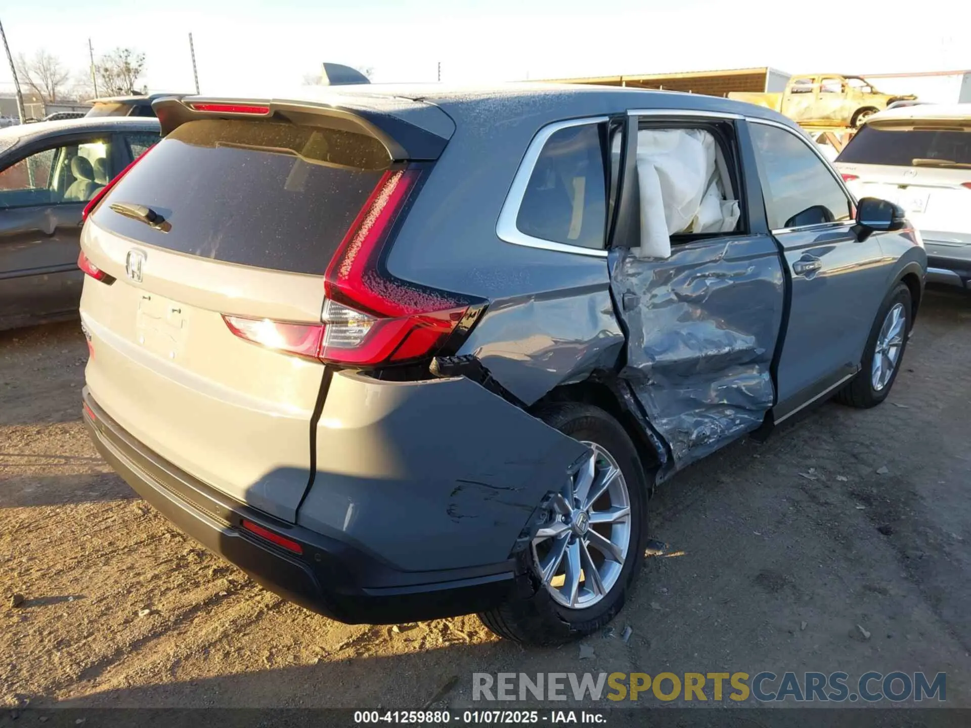 4 Photograph of a damaged car 7FARS3H77PE008164 HONDA CR-V 2023