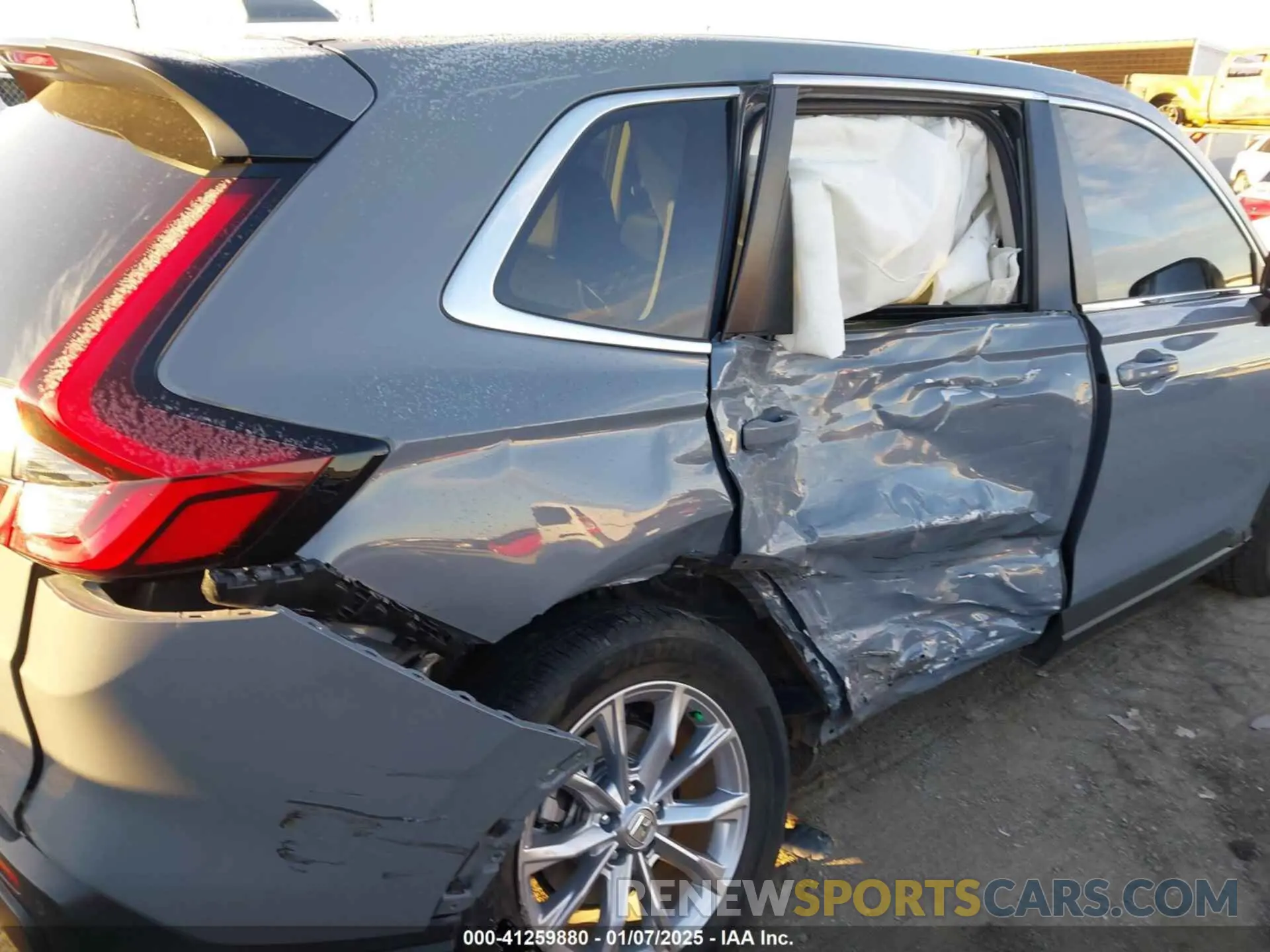6 Photograph of a damaged car 7FARS3H77PE008164 HONDA CR-V 2023