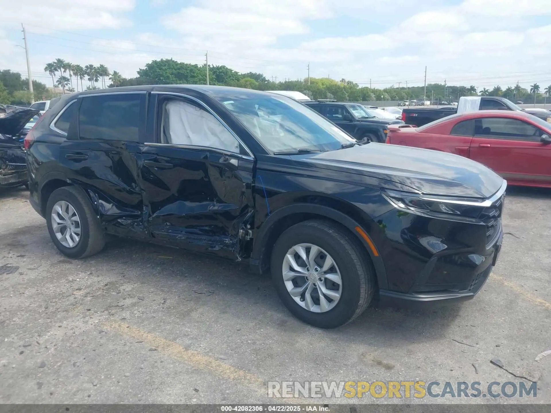 1 Photograph of a damaged car 7FARS4H26PE020607 HONDA CR-V 2023
