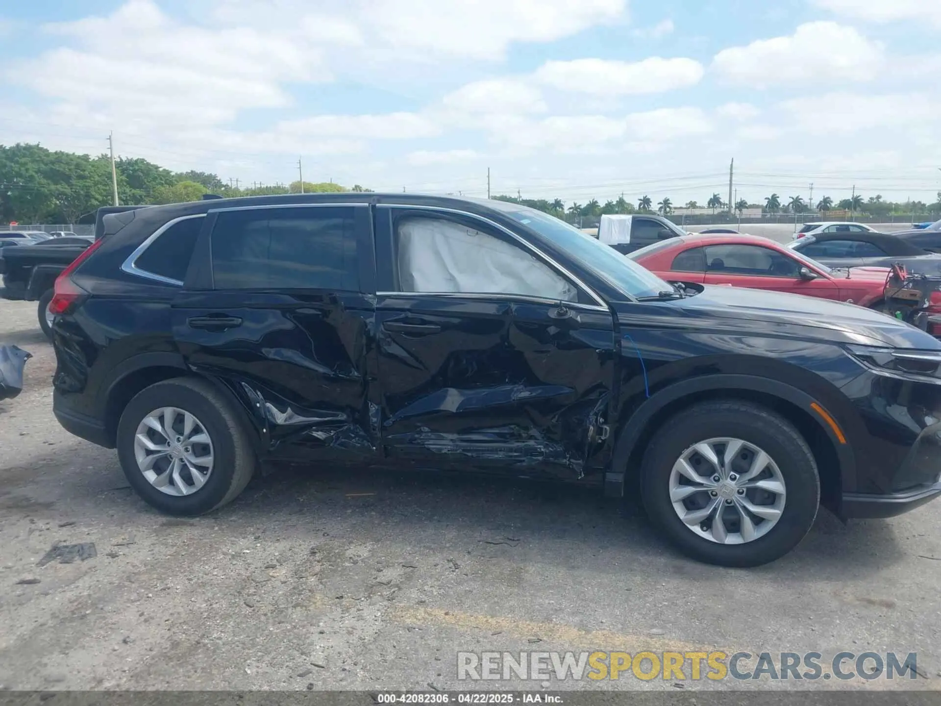 14 Photograph of a damaged car 7FARS4H26PE020607 HONDA CR-V 2023